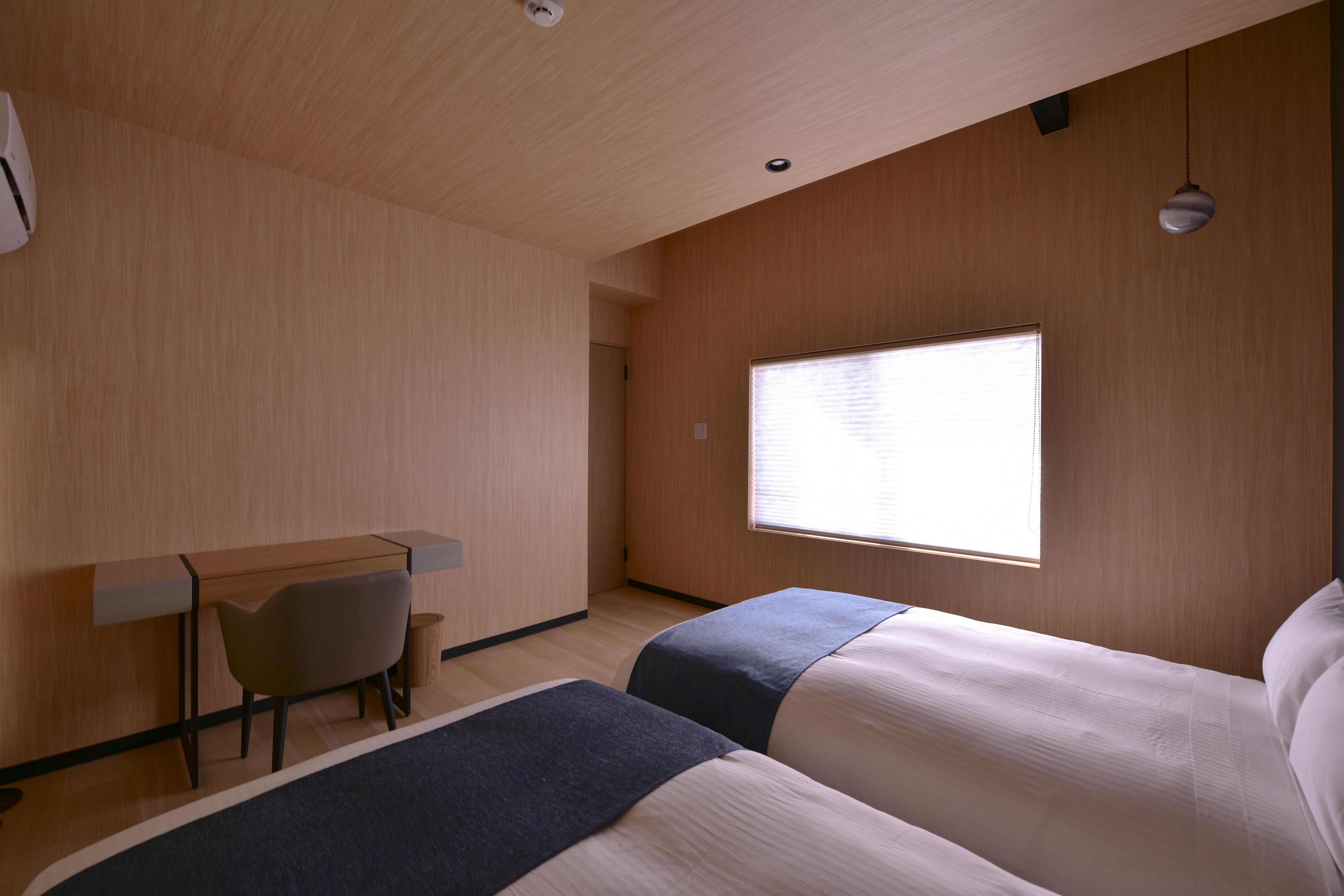 Semi-double bedroom