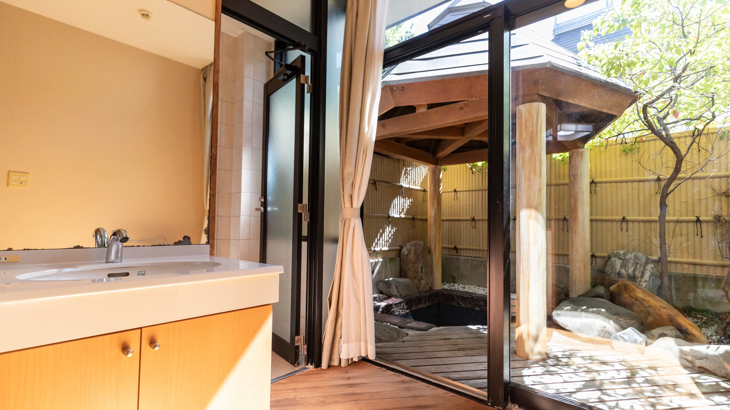 [Tòa nhà chính] Phòng kiểu Nhật 8 chiếu tatami (có bồn tắm lộ thiên)