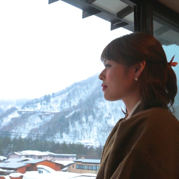 [Guest rooms] The mountains of Oku-Hida are right in front of you. Fresh greenery, autumn leaves, snowy scenery... The beauty of nature in every season will soothe your soul.