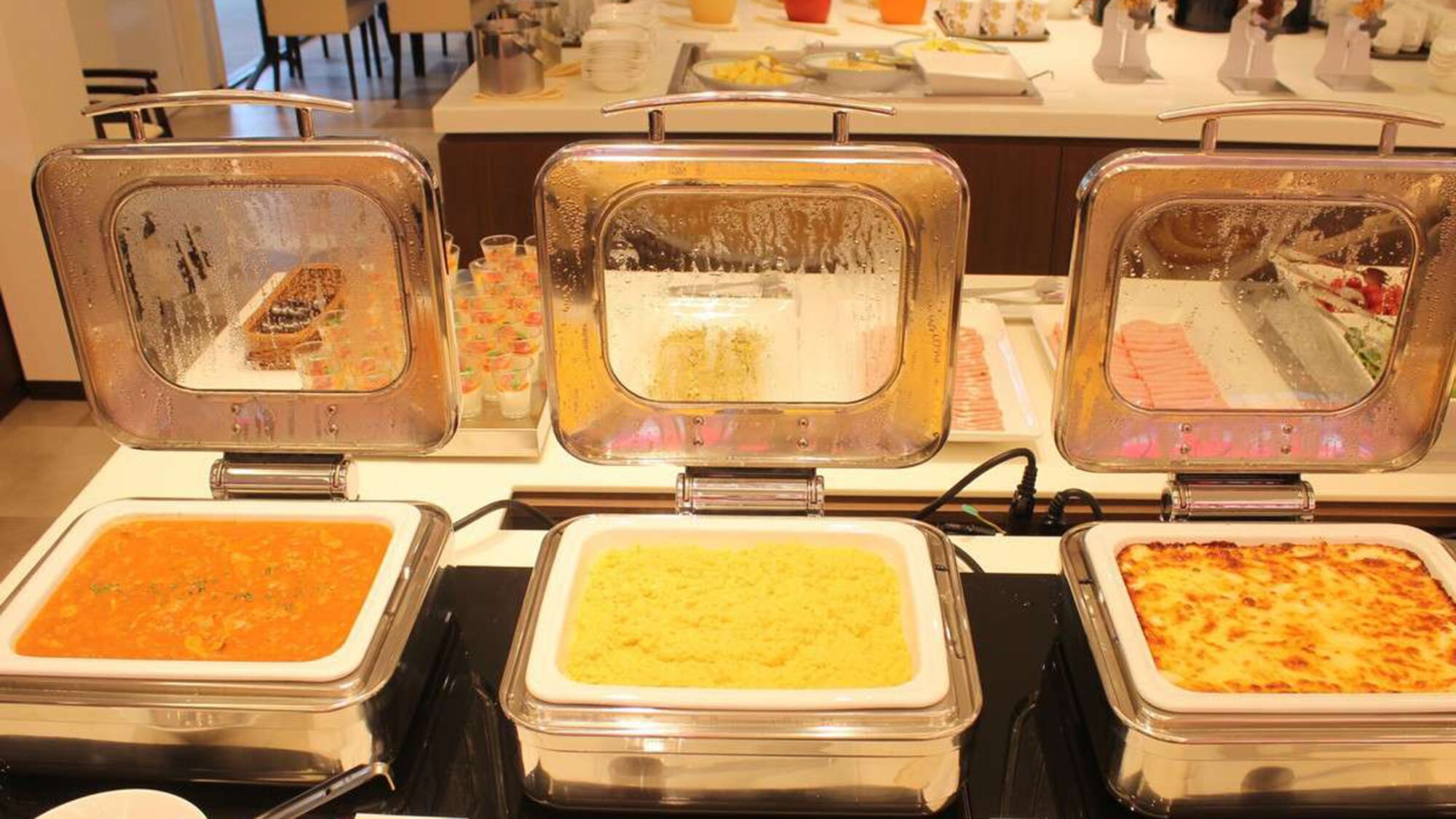 飯店餐廳的自助早餐