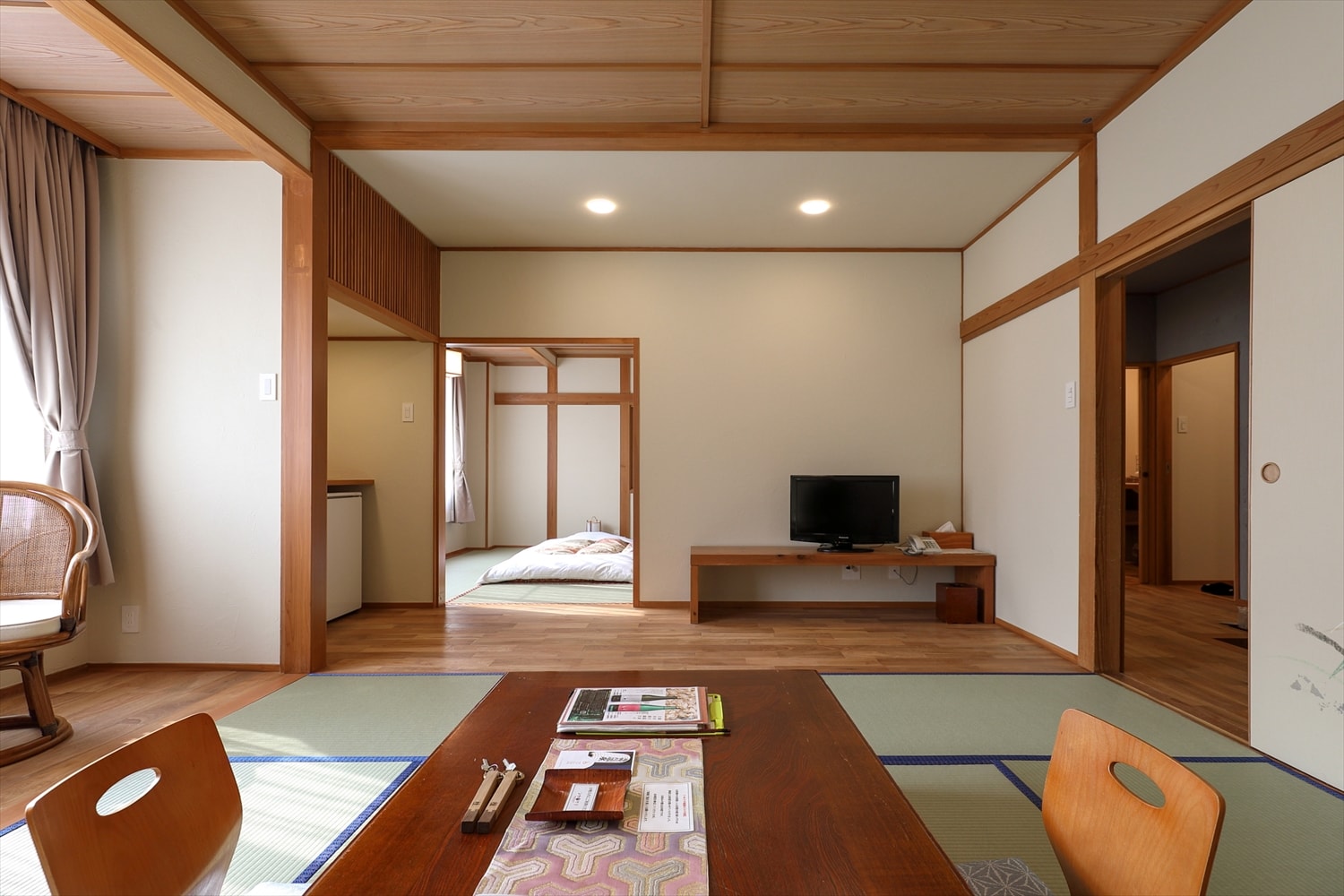 Katsura Room 14 tatami mats + 10 tatami mats (with toilet and shower room)
