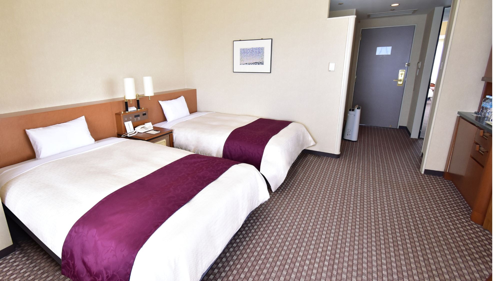 Superior Corner Twin