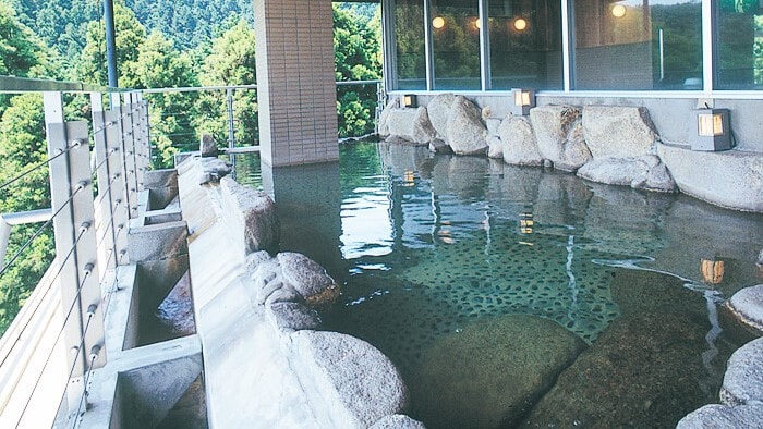 ◆ 自助沐浴 ◆ 在含氡的治療水中放鬆身心