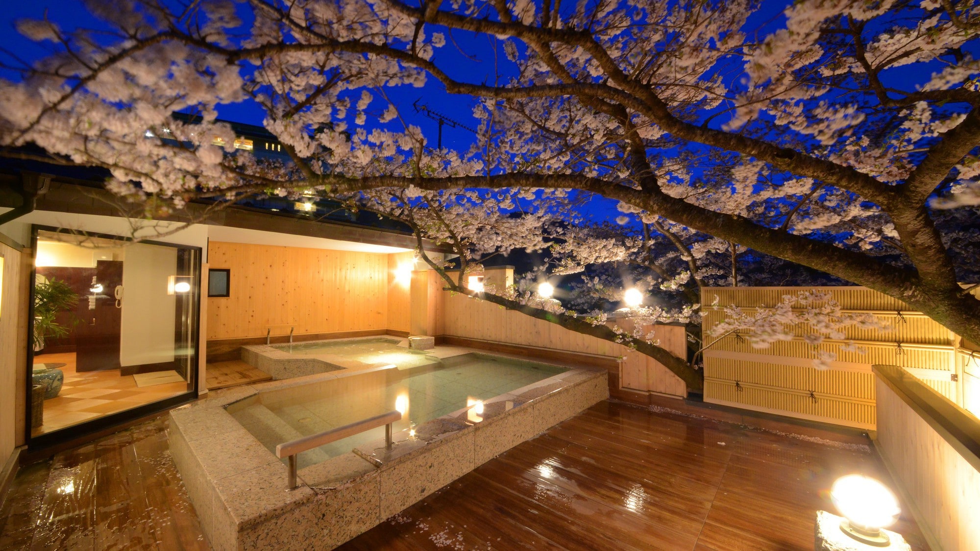 露天浴池“森林與櫻花之湯”