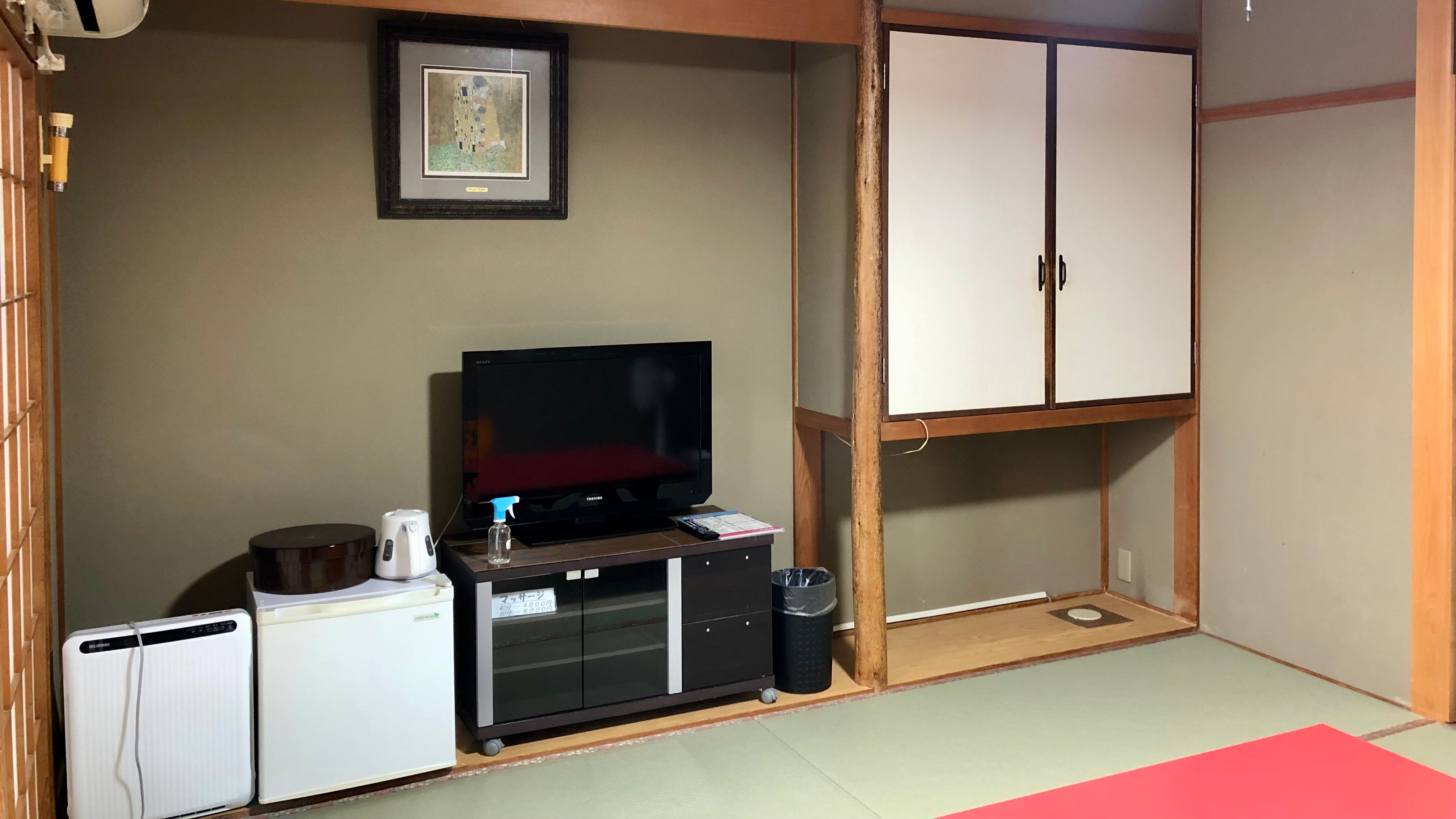 【客房（例）】配有液晶電視♪（※所有房間均設有共用浴室及衛生間，敬請諒解。）