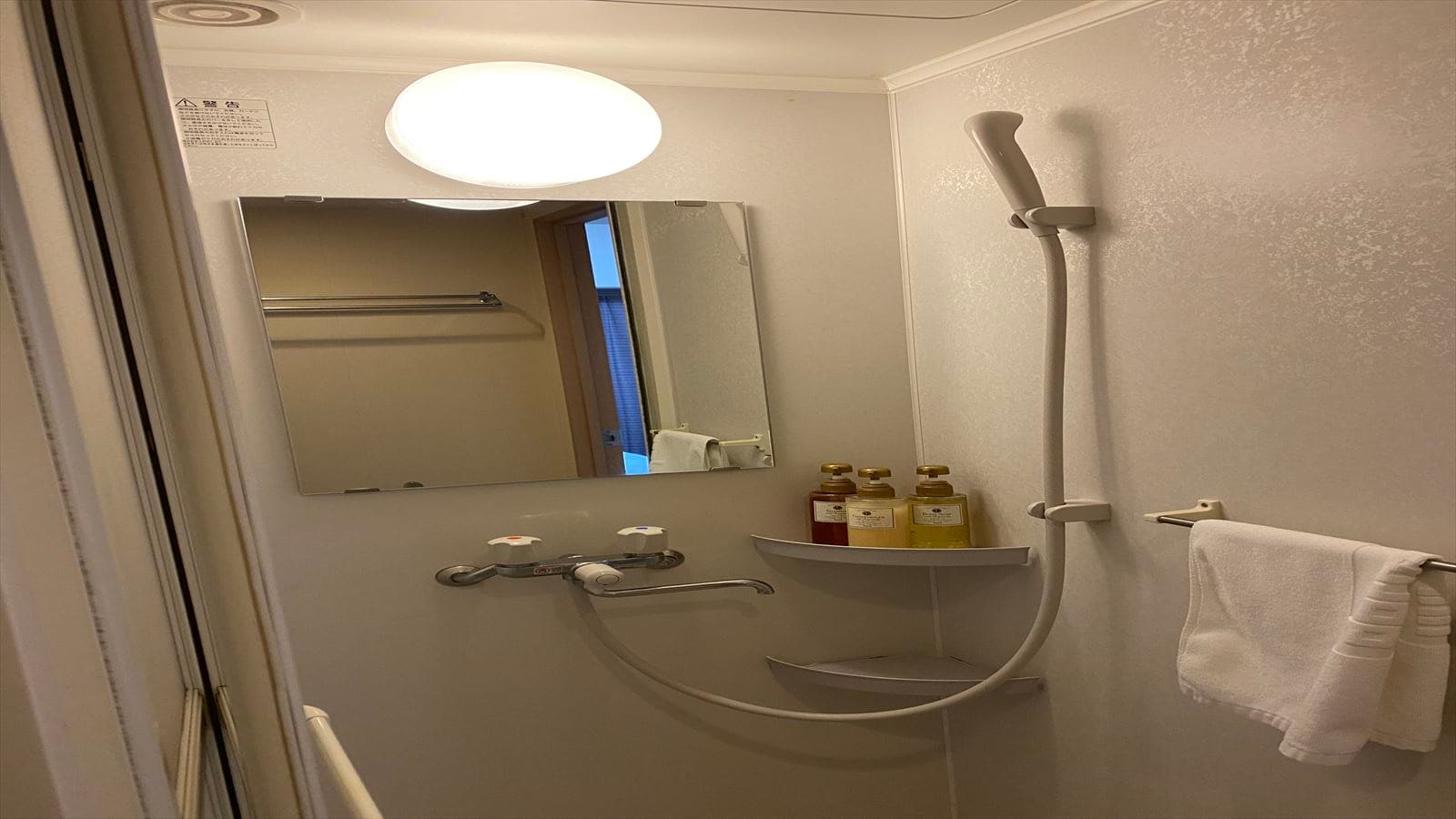 ◆ Shower booth (excluding economy single room)
