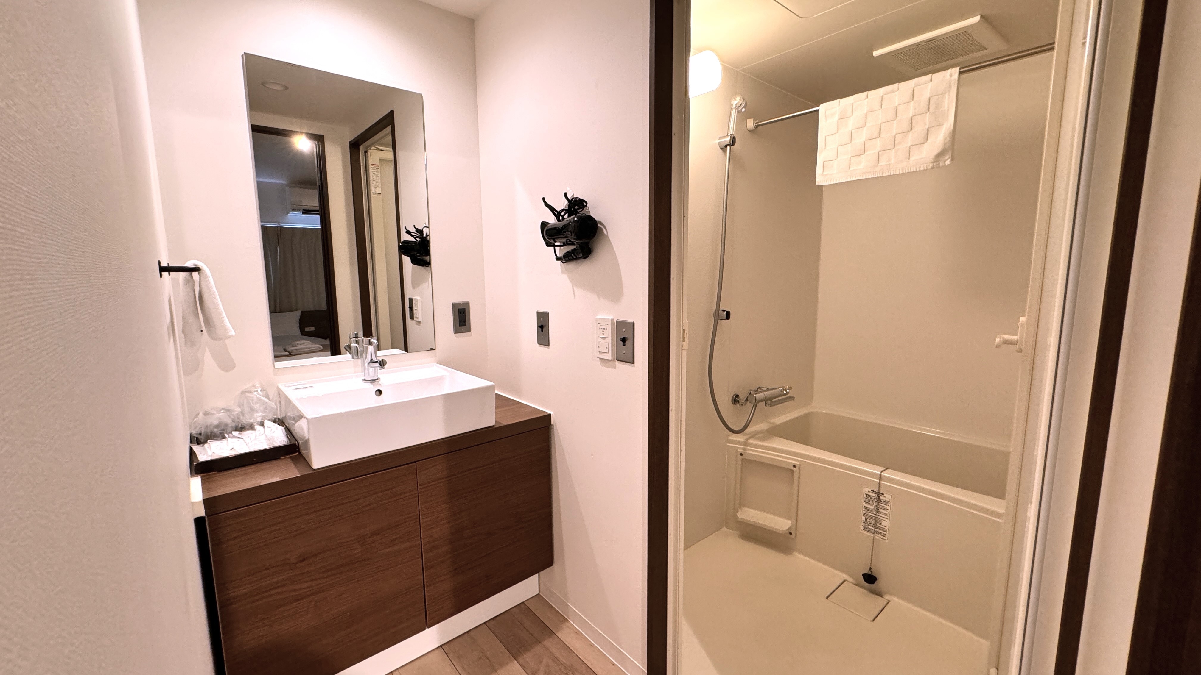 [Standard Room] Triple room/Bathroom