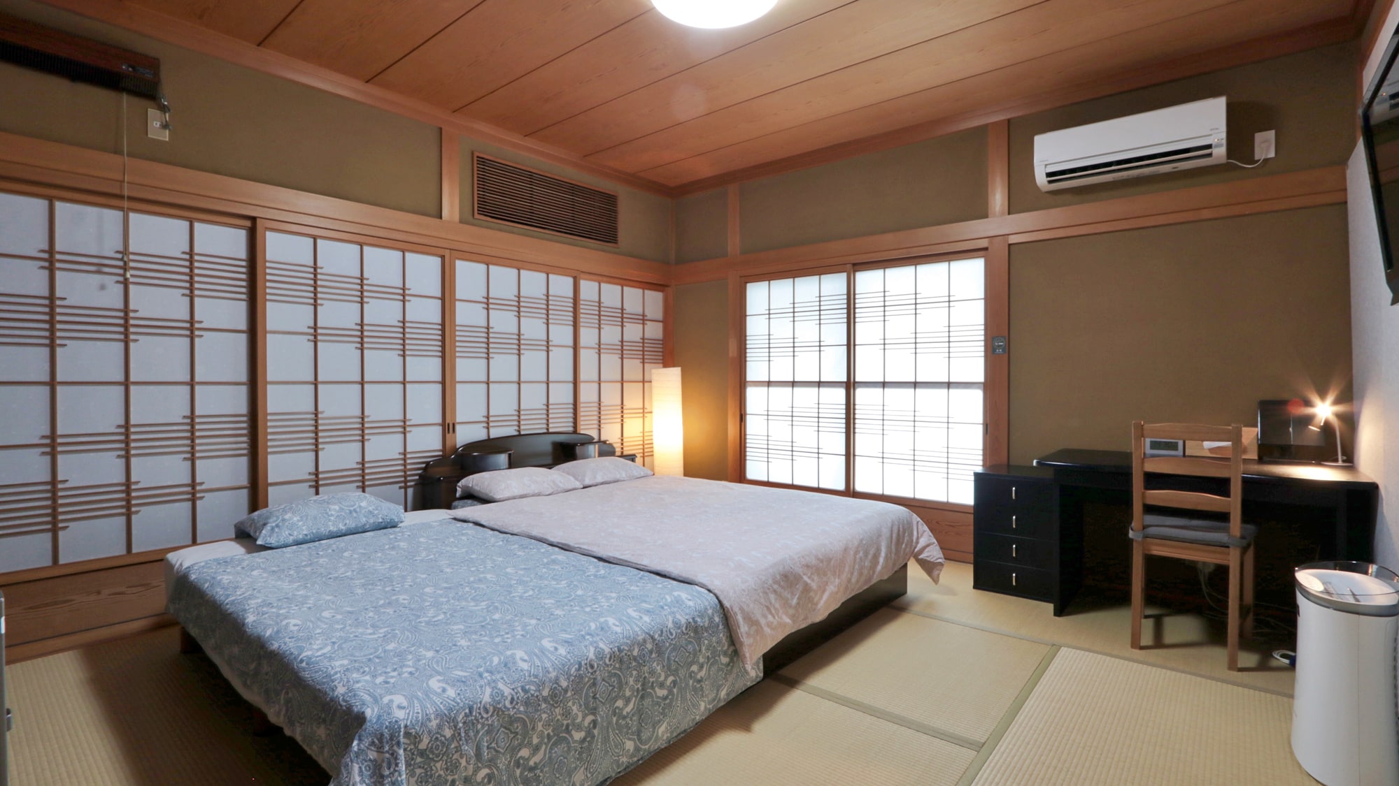 [Guest Room] [Non-smoking] Japanese-style double room + semi-double room ★ Shared facilities