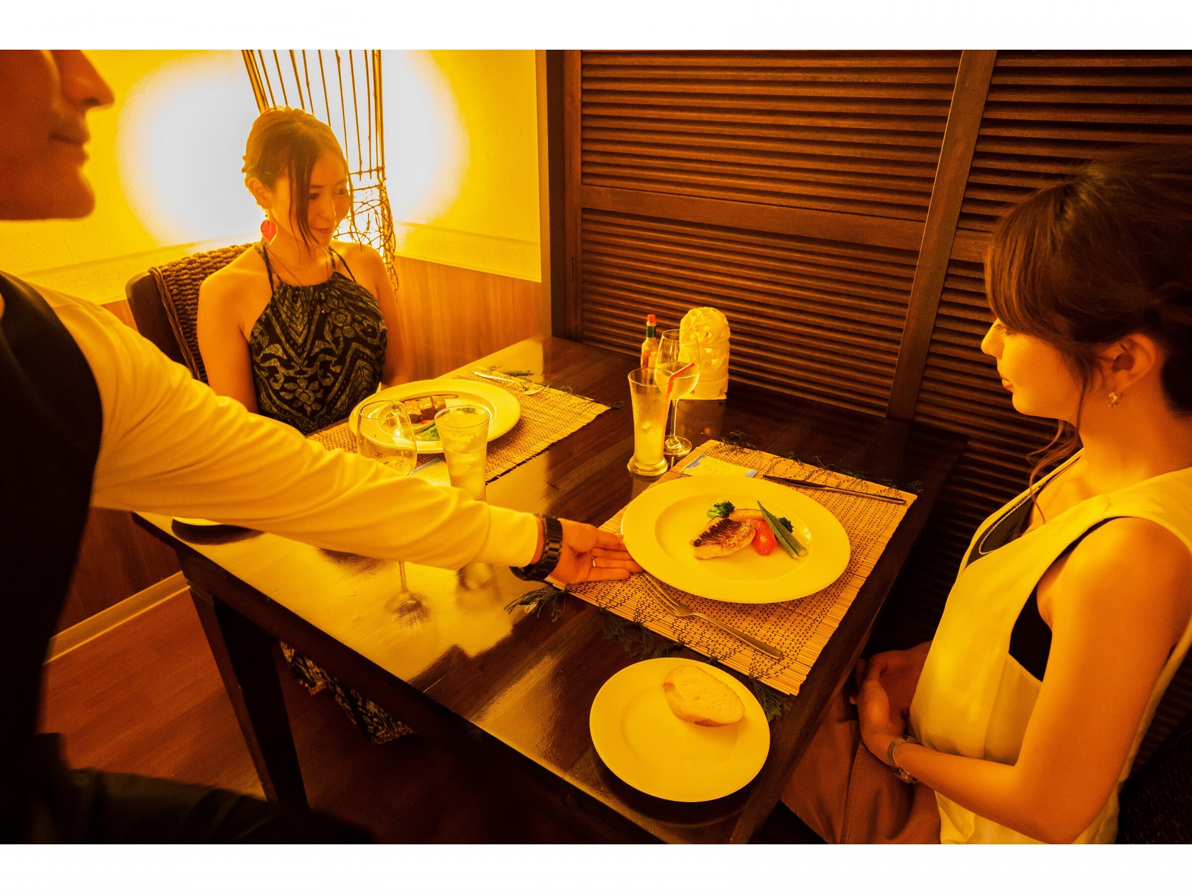 dining scene