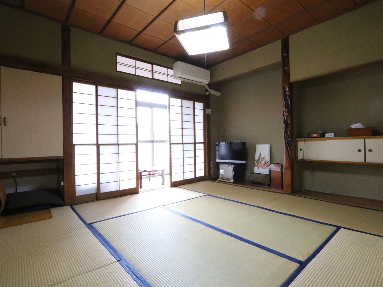 本館日式房間8張榻榻米