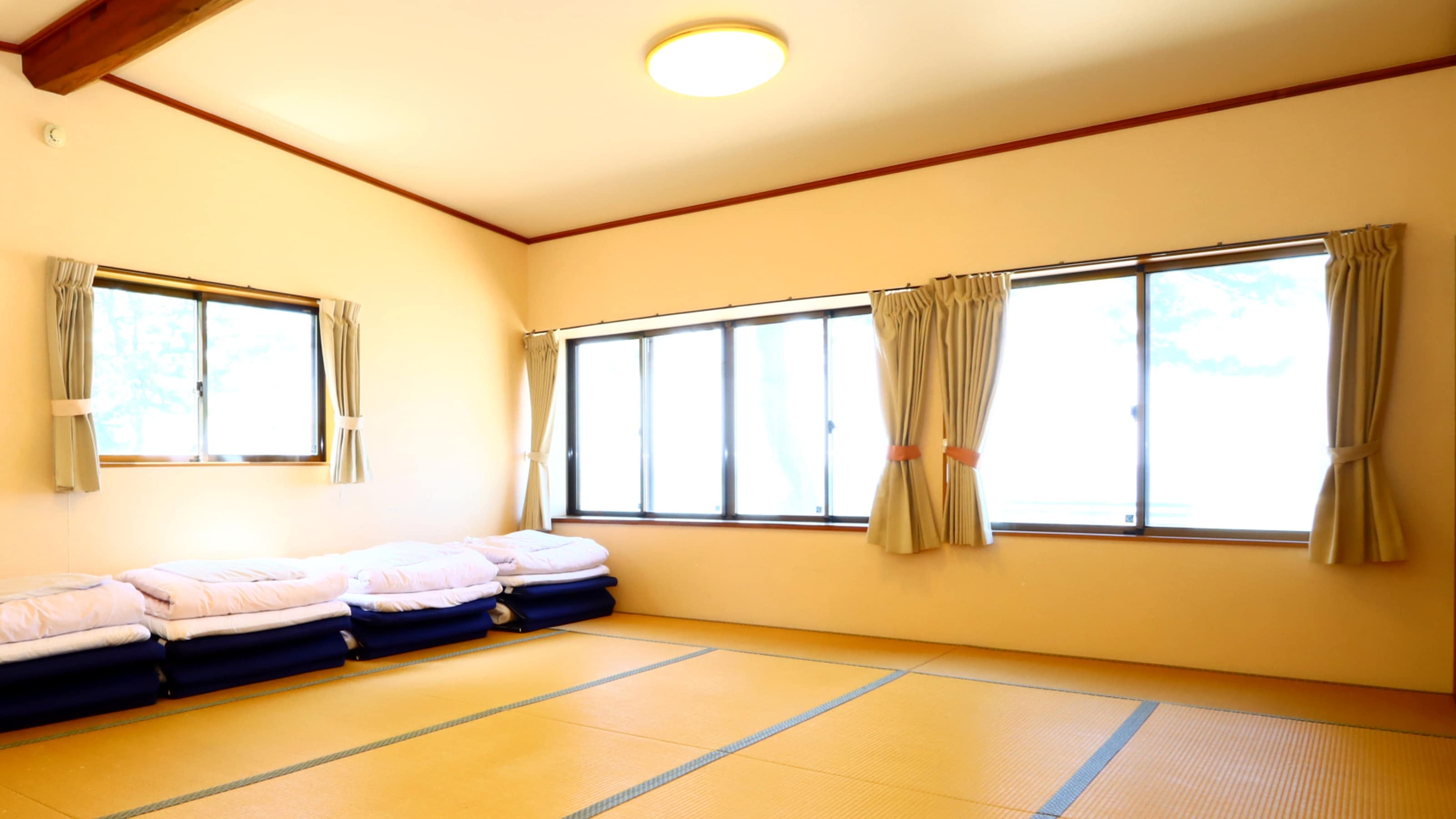 Japanese-style room (20 tatami mats)