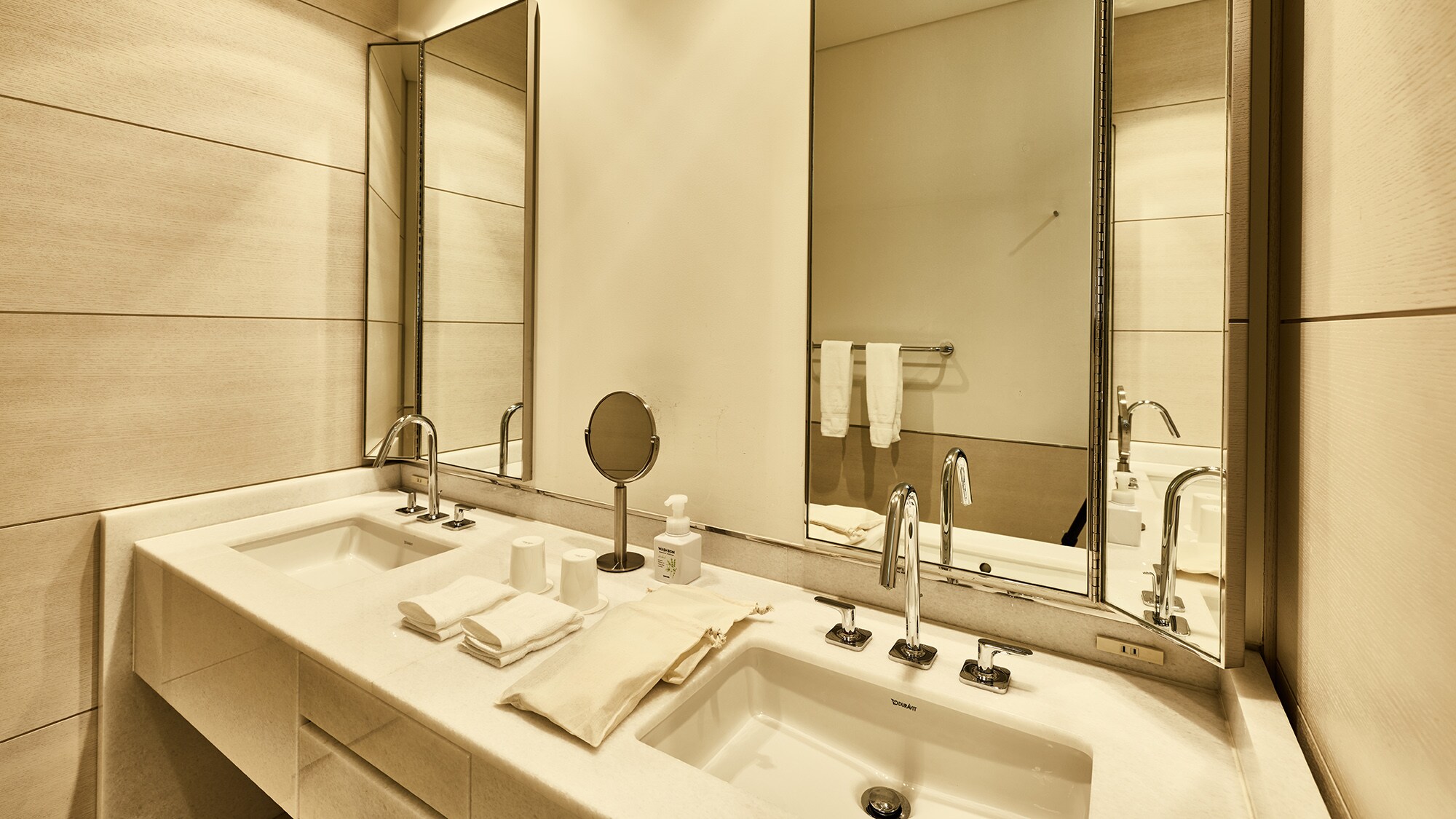 Executive Double Room / Powder Room