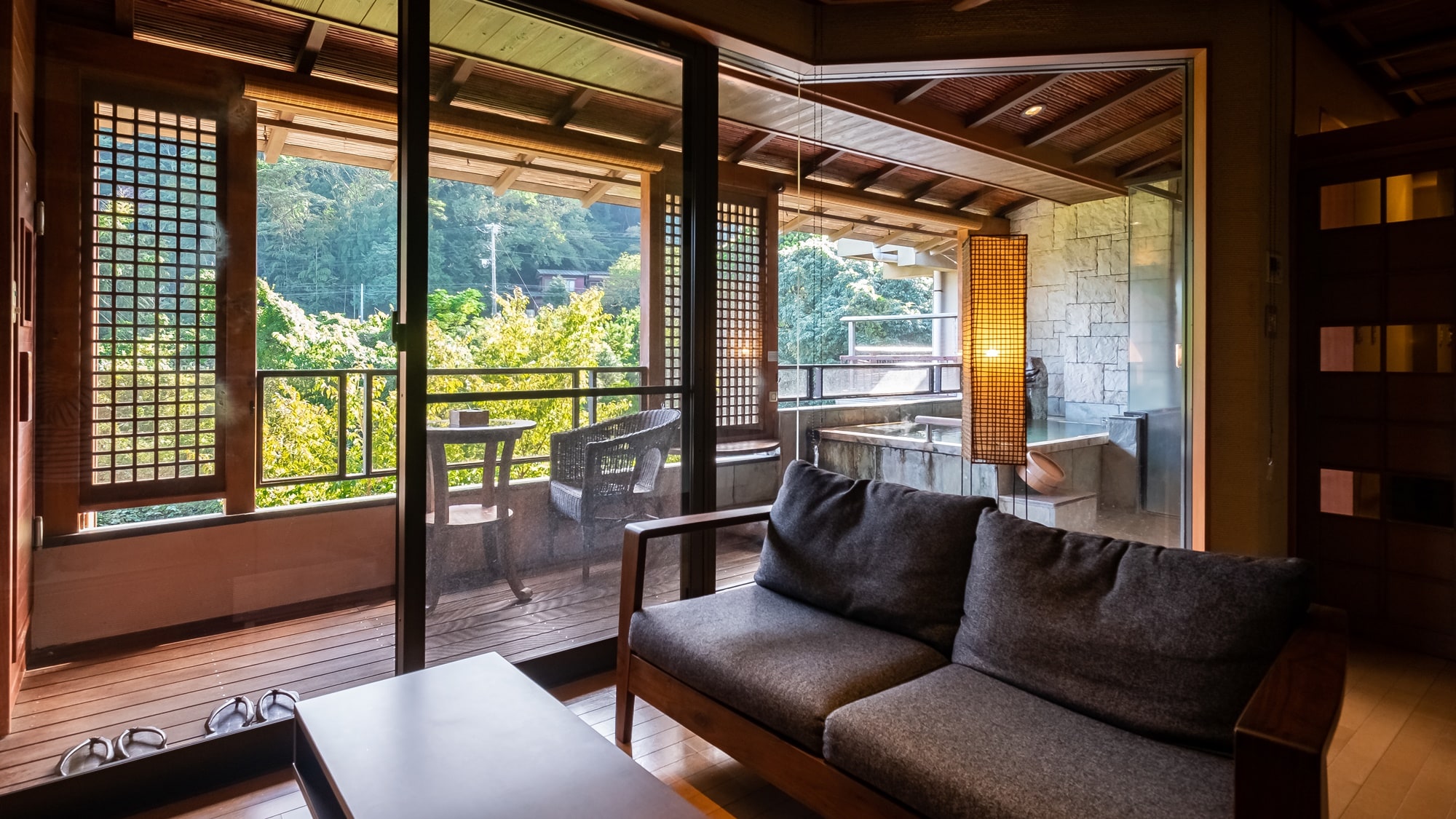 [Loại F: Fujimura] Một căn phòng biệt lập được trang bị đầy đủ tiện nghi xa xỉ của Hakuunso. Xin hãy tận hưởng thời gian vui vẻ.