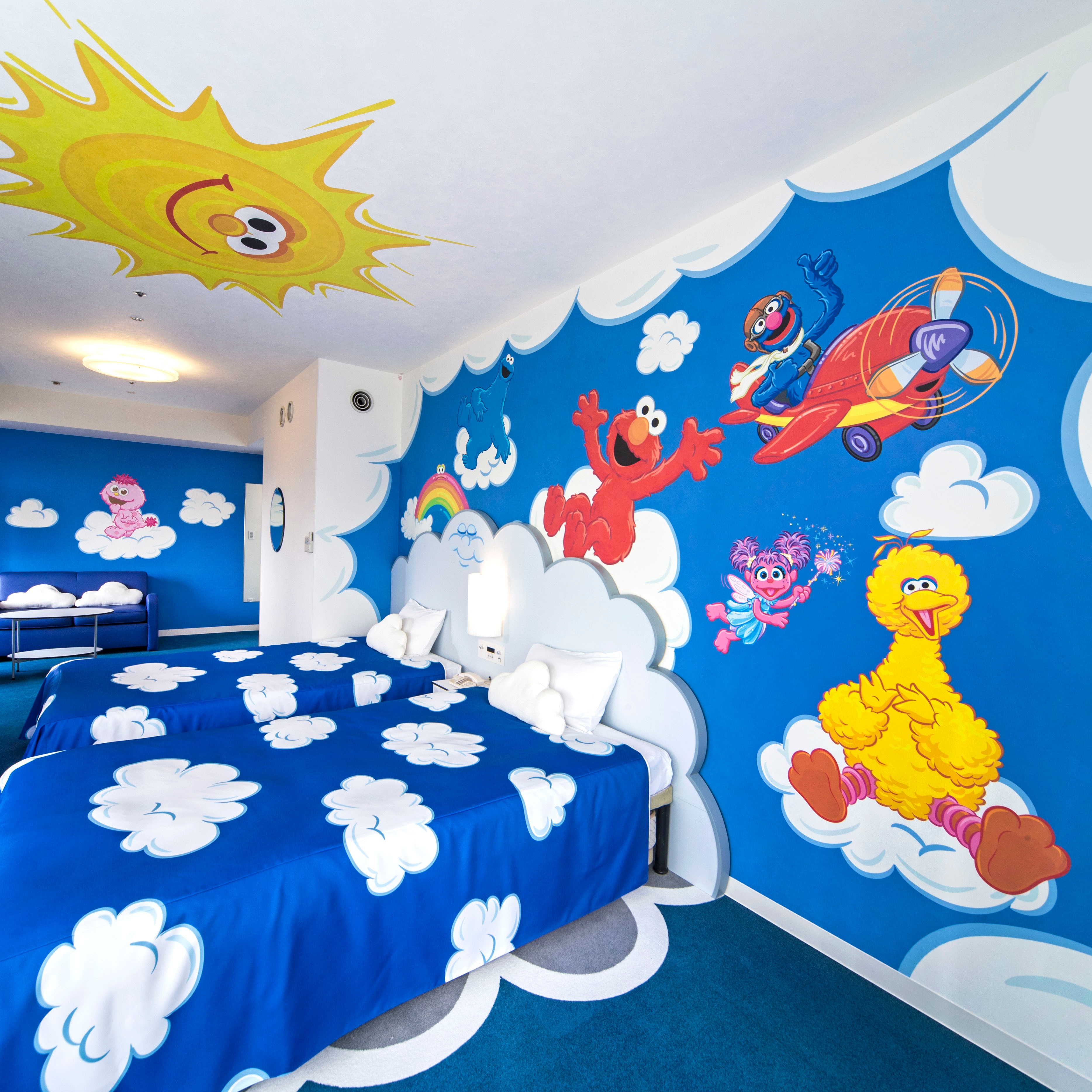 Sesame Street TM Sky View Room