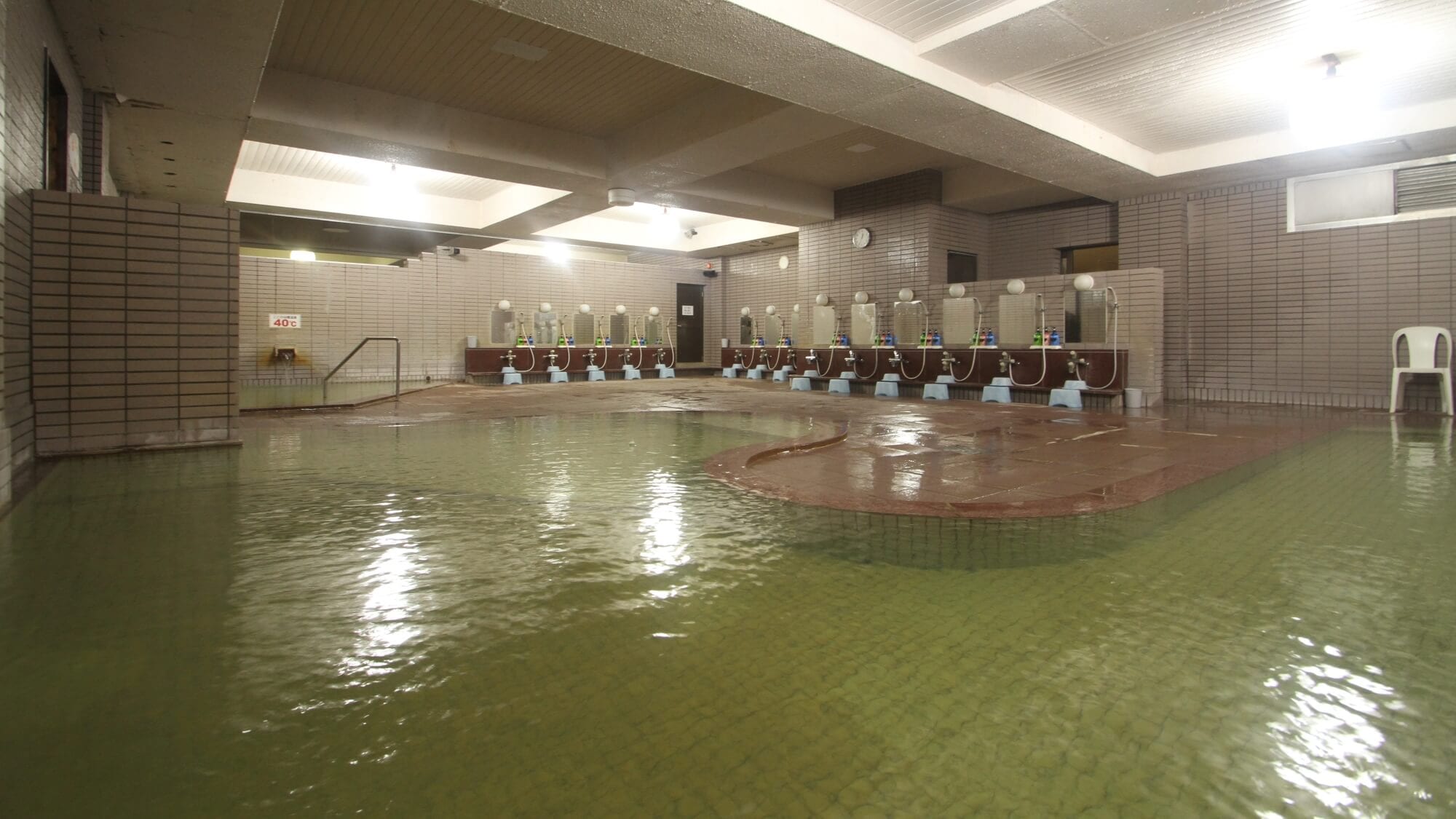 ■Large public bath with 100% natural hot spring water (for men)
