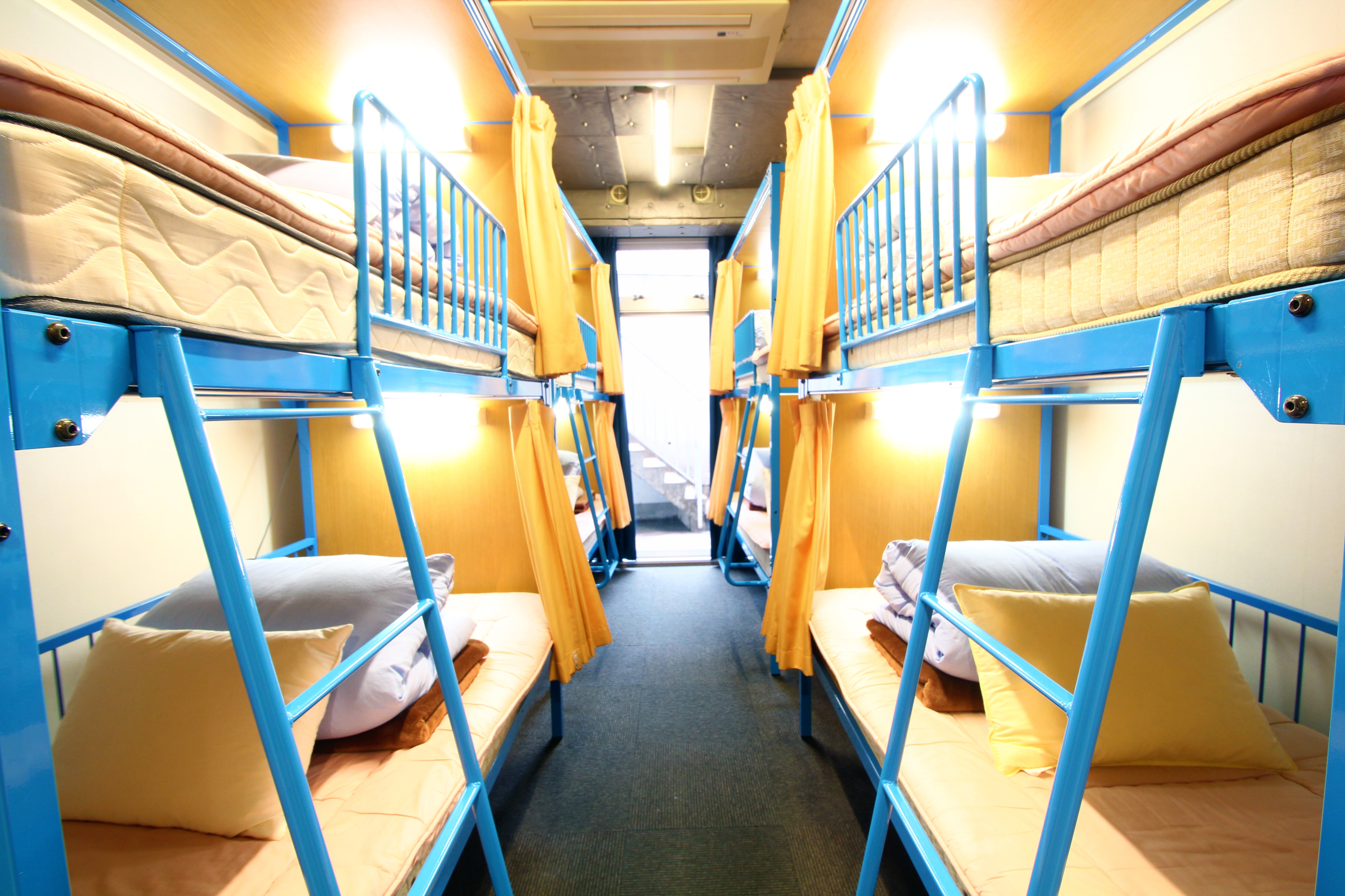8 beds