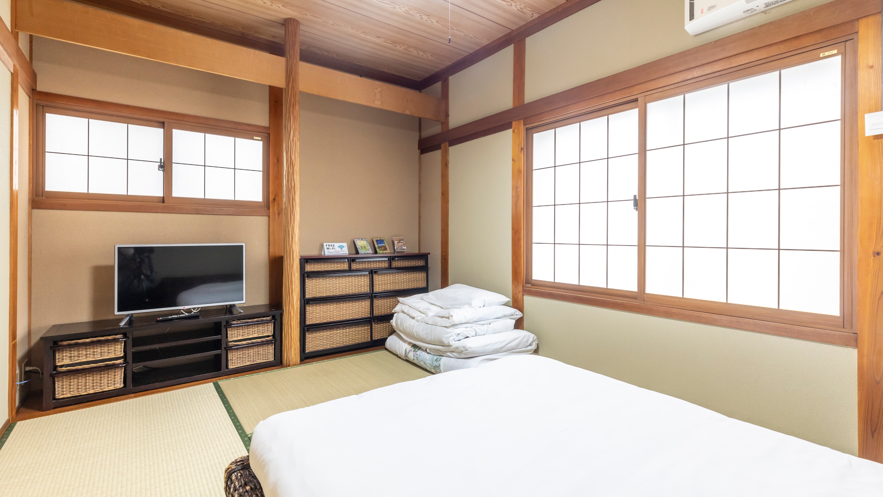 [Non-smoking] Quadruple Room (No bath)