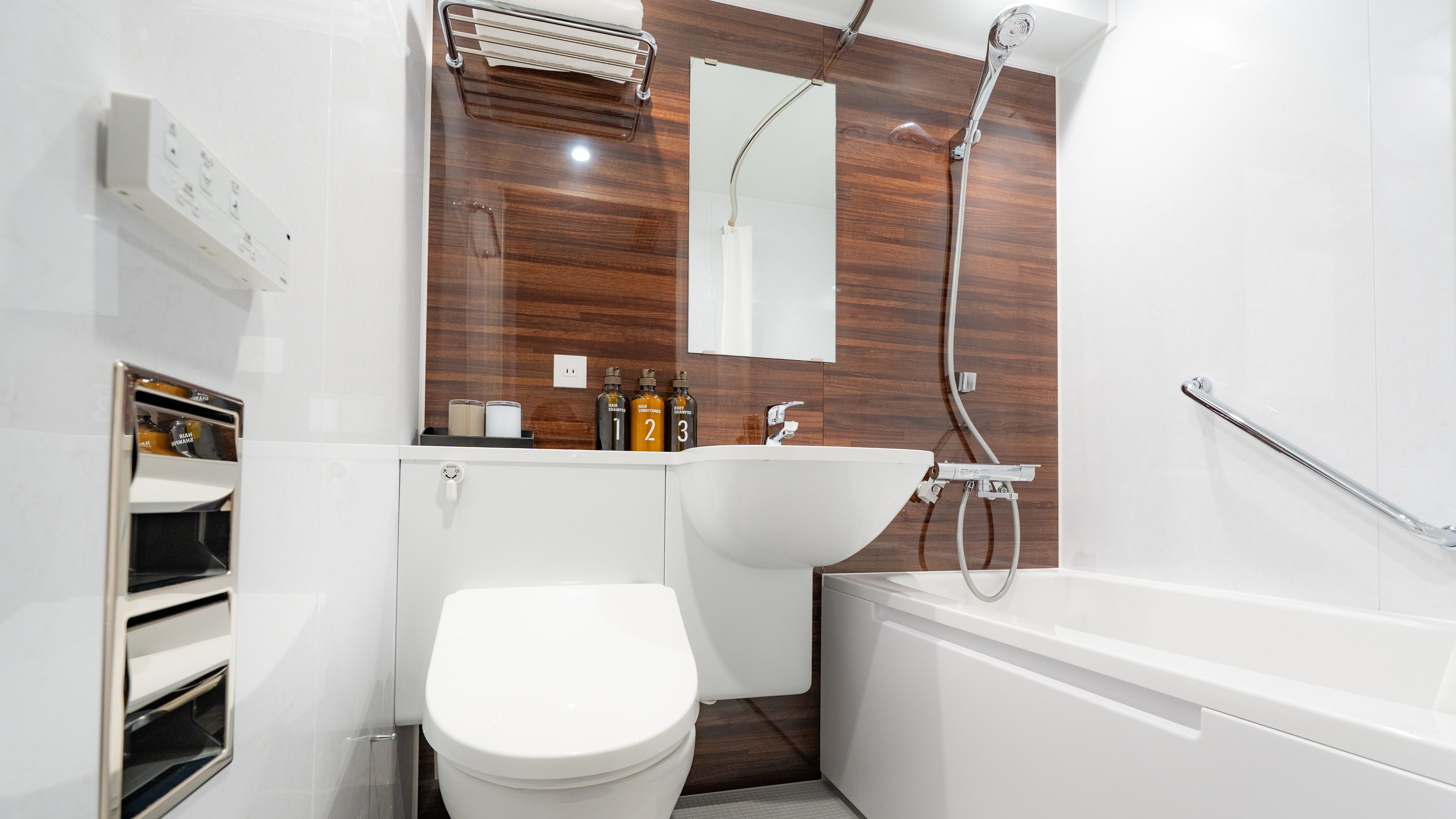 Bathroom in Modalette (accommodates 1-2 people, 3rd floor)
