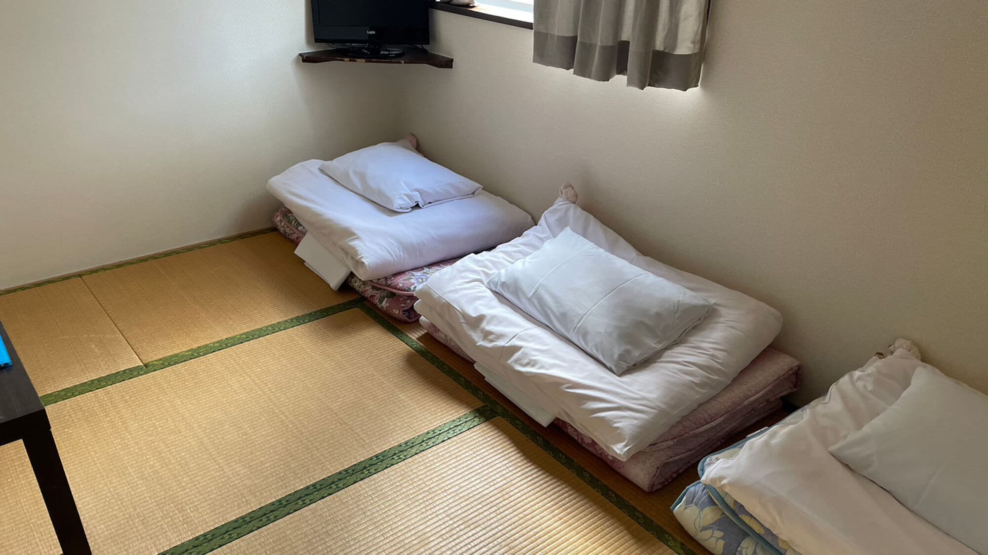 ◆ Japanese-style room: 7 tatami mats/13 square meters, can accommodate up to 3 people. It is popular among those who stay in groups♪