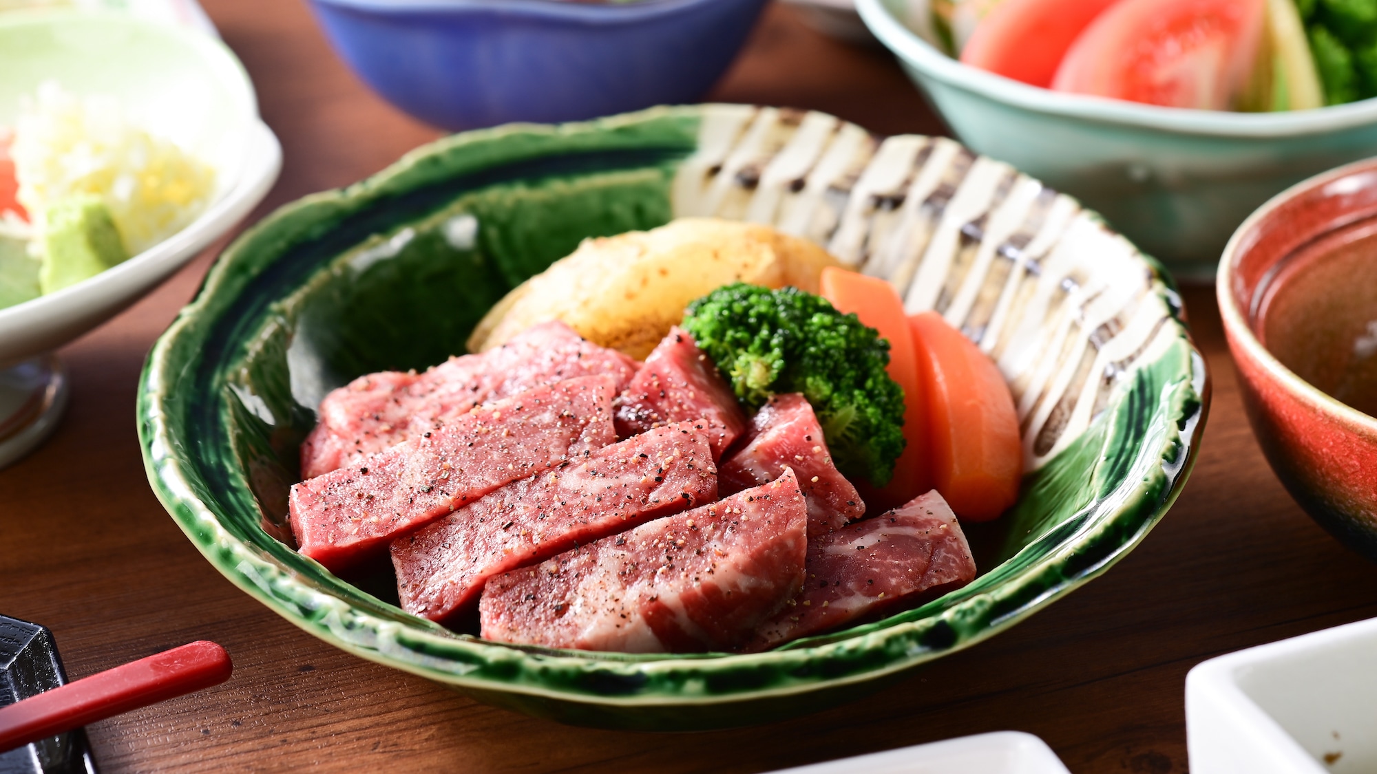 “神州牛”牛排，其特點是質地柔軟，由優質脂肪和瘦肉製成的鮮味。
