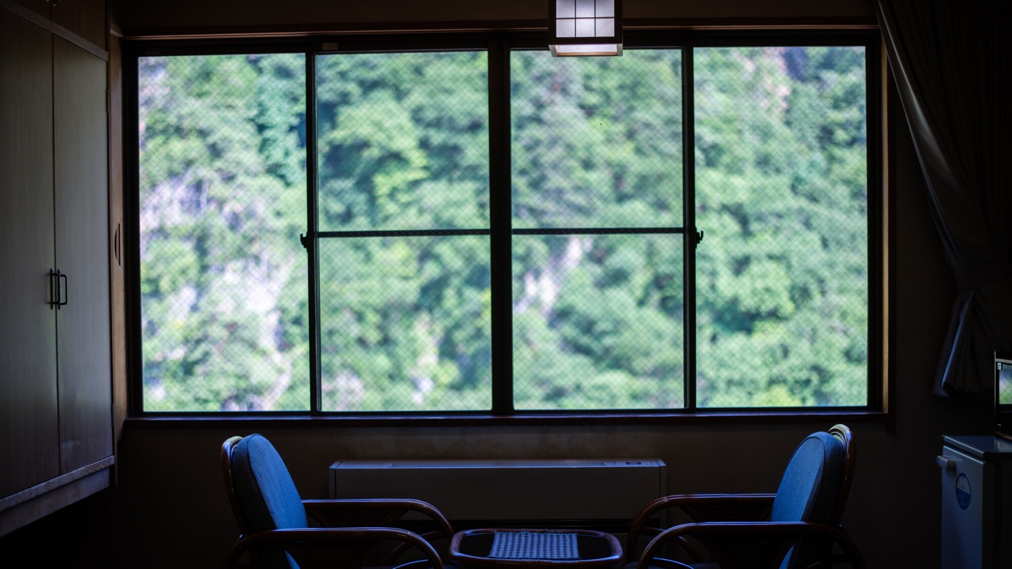 [Example of an 8-tatami Japanese-style room] A room where you can enjoy the changing seasons