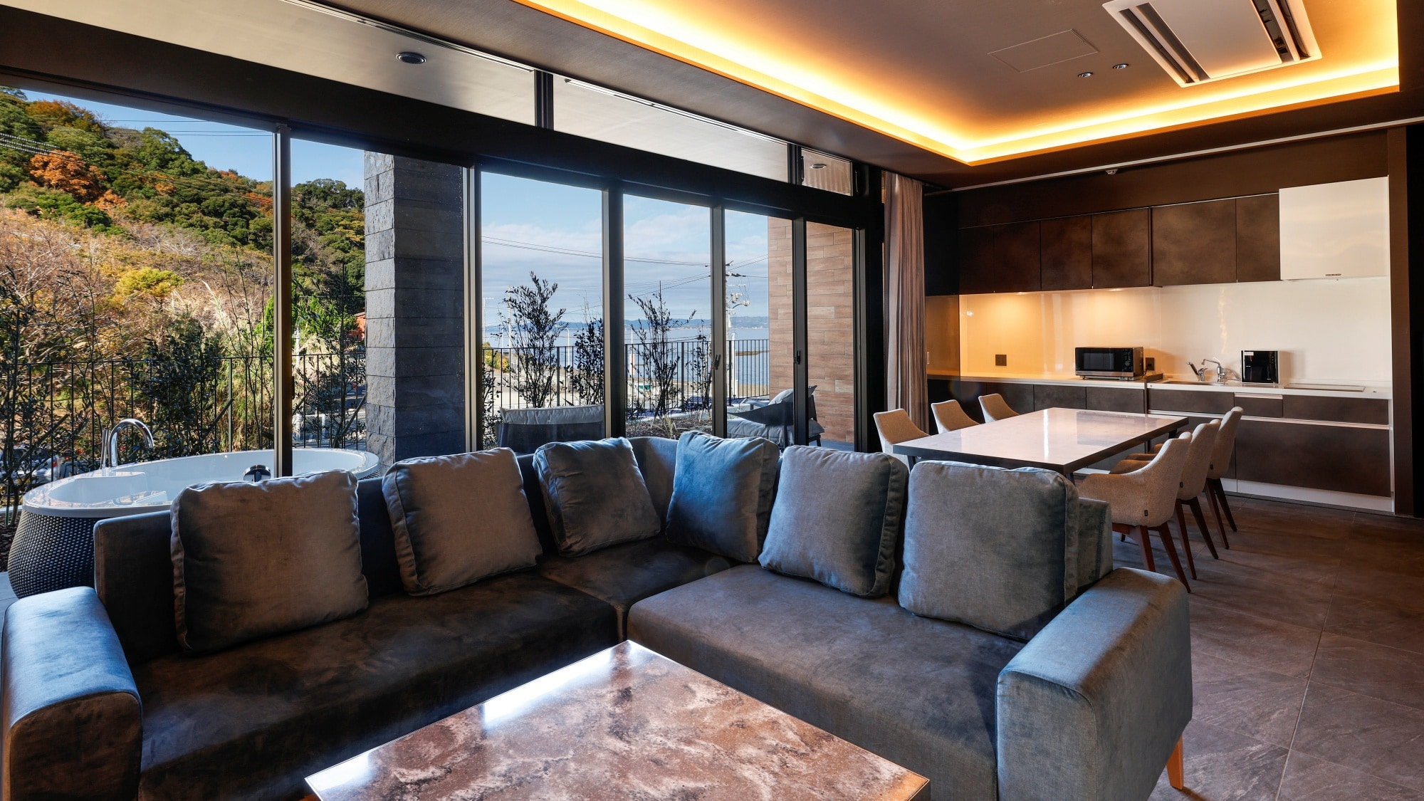 【Giraffe 1층】 거실 공간