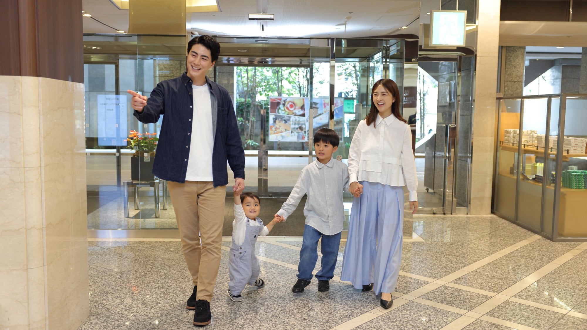 The hotel is directly connected to Hon-Kawagoe Station on the Seibu Shinjuku Line. It is just one minute from the ticket gate to the front desk.