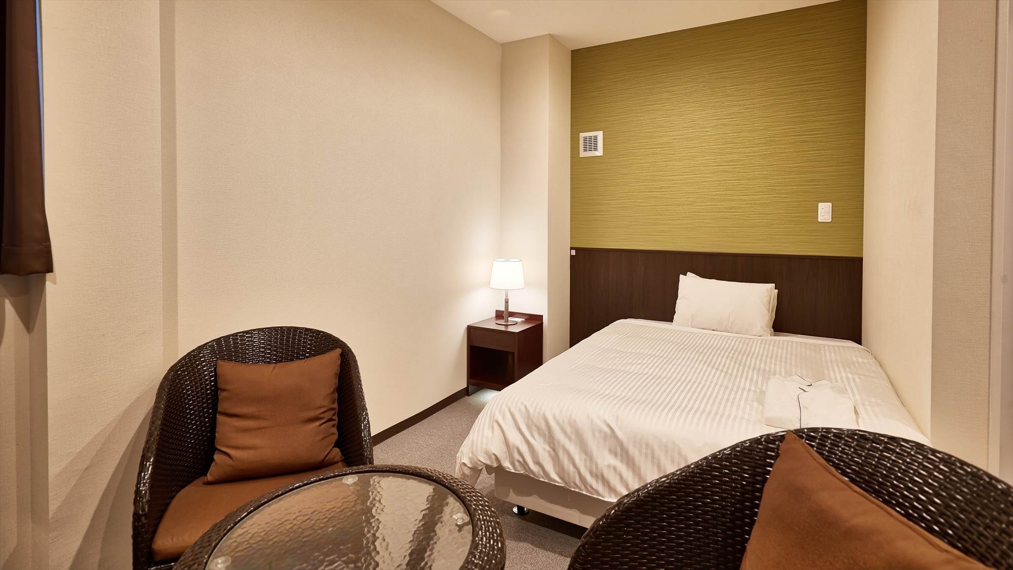【A double room】