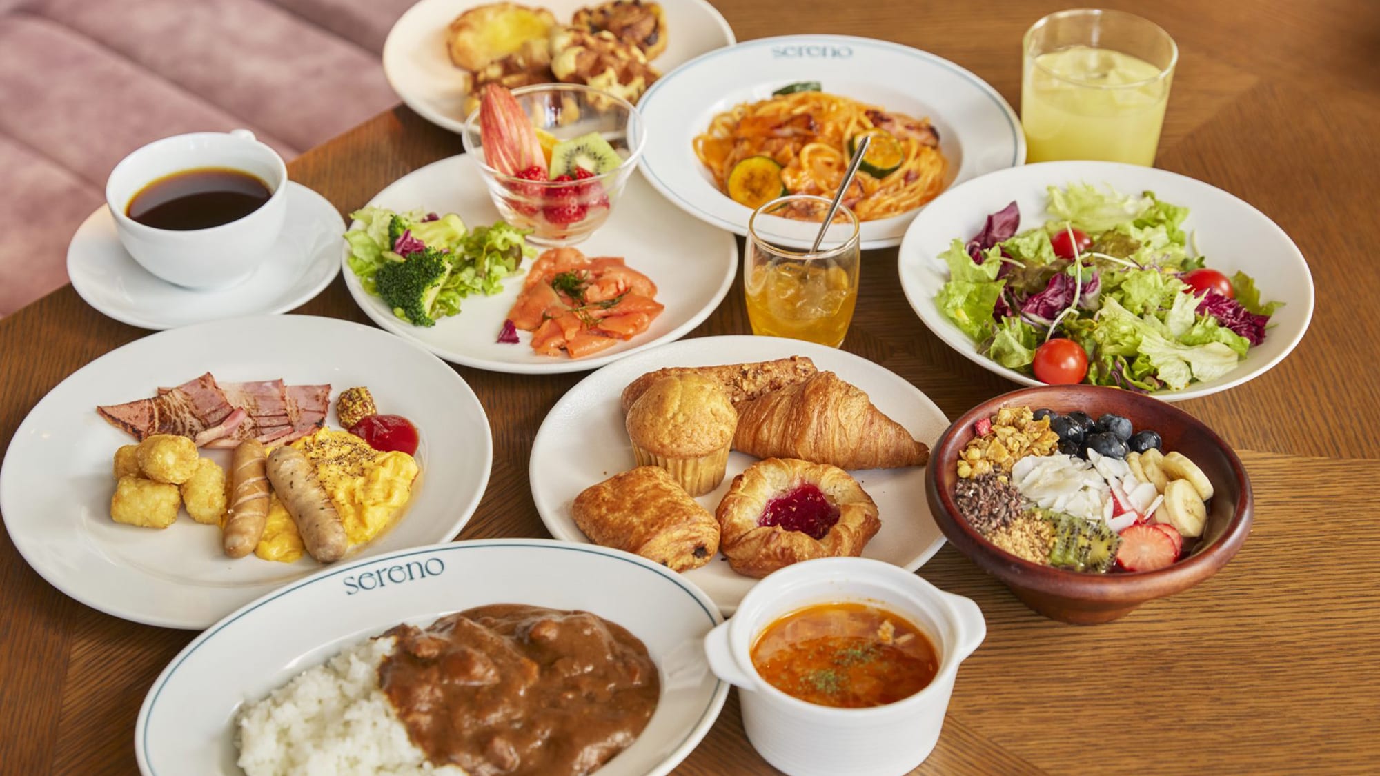 Breakfast buffet featuring over 70 kinds of Japanese and Western dishes using local ingredients.