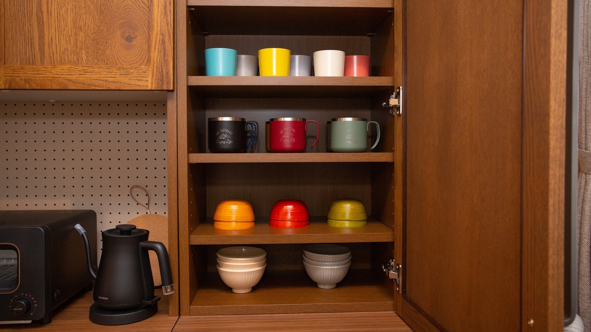 * [Grand Cabin] The kitchen is full of utensils such as bowls and cups ♪ There is also a bottle opener so you can enjoy alcohol