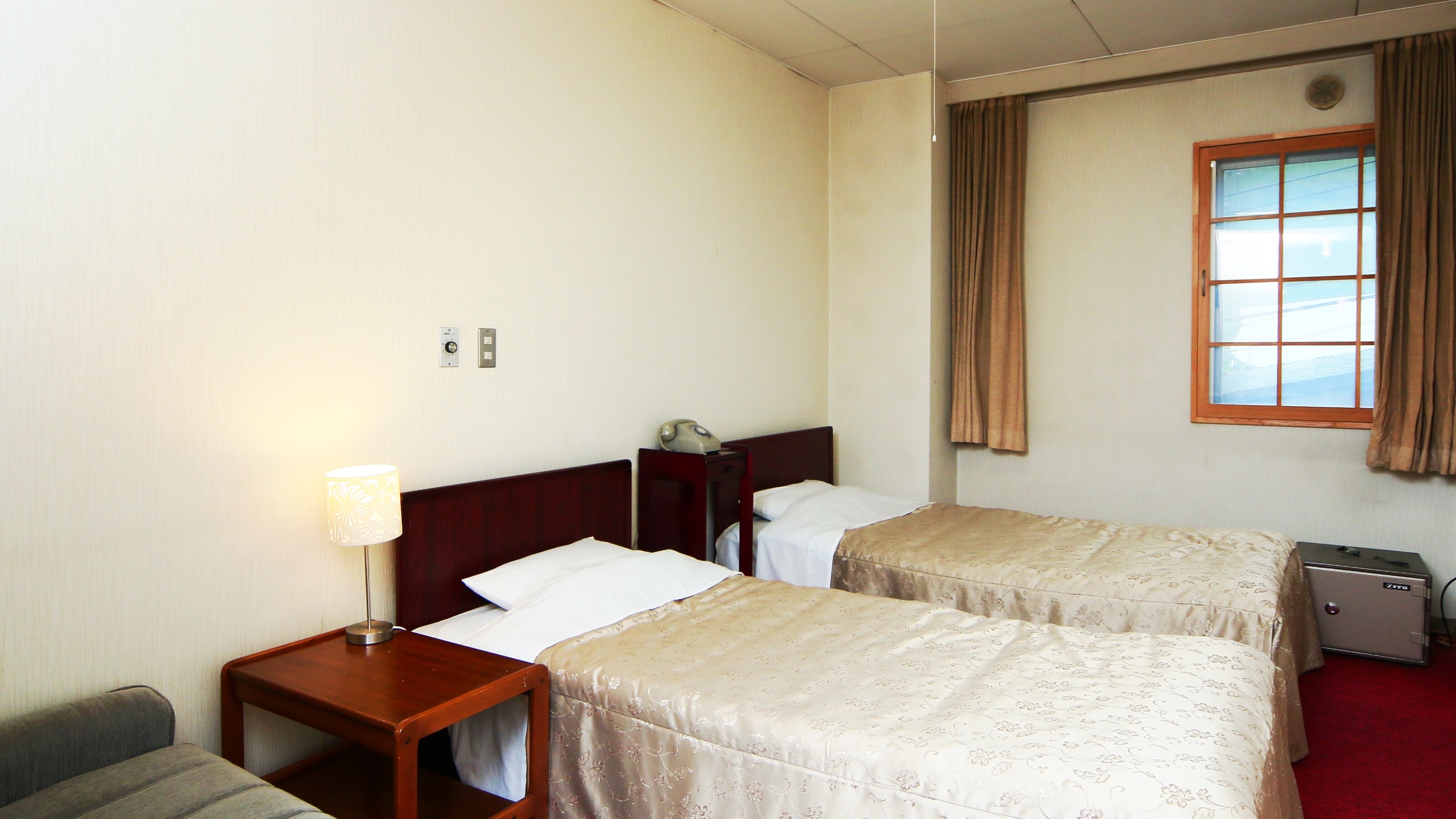 Special offer twin room (slightly narrow)