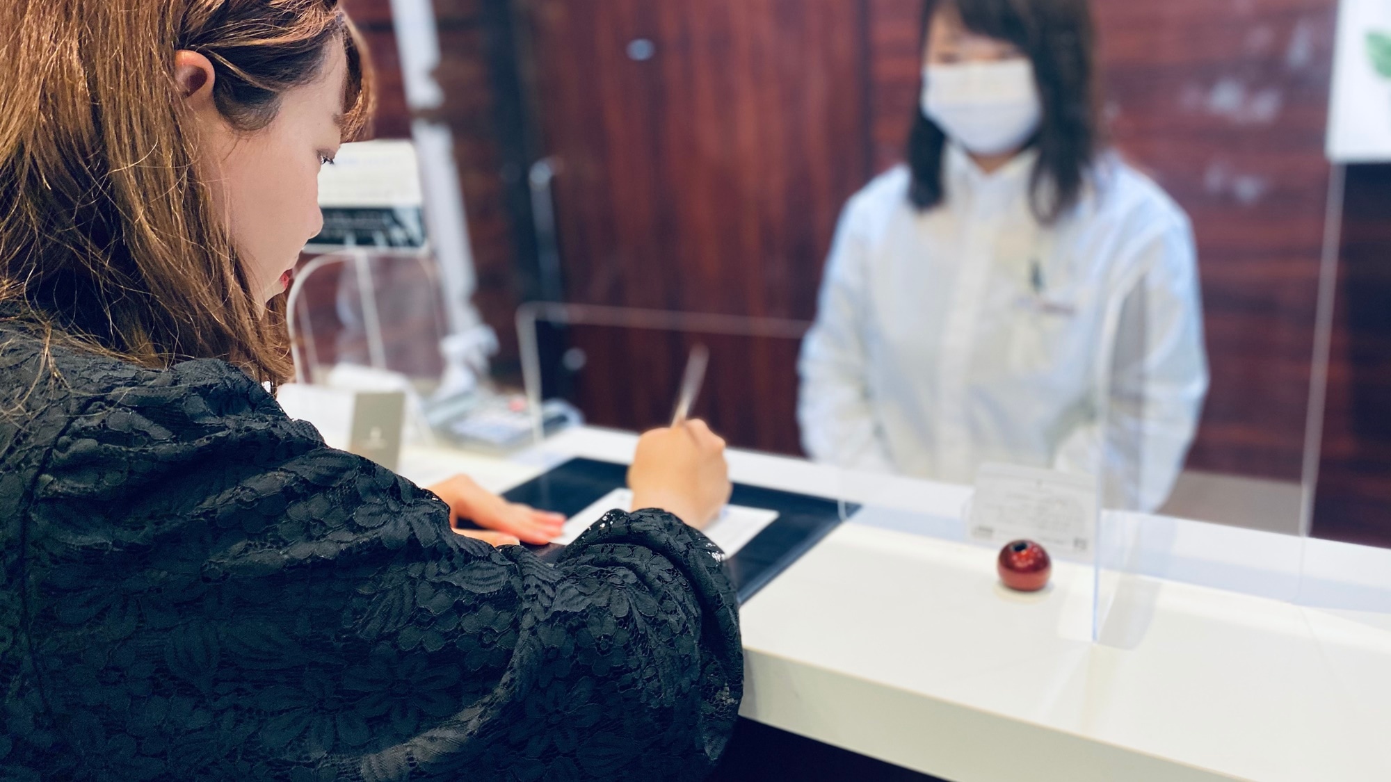 Front desk ｜ Check-in from 17:00 to 24:00, Check-out to 12:00