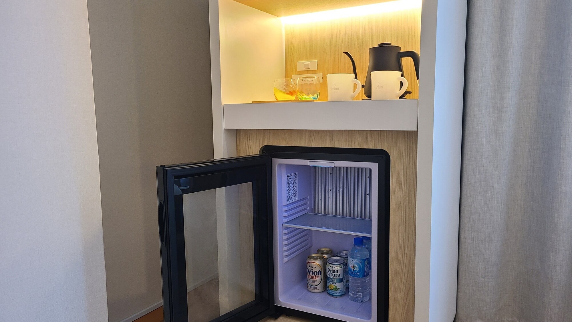 [Guest room] Drinks in the refrigerator / Image