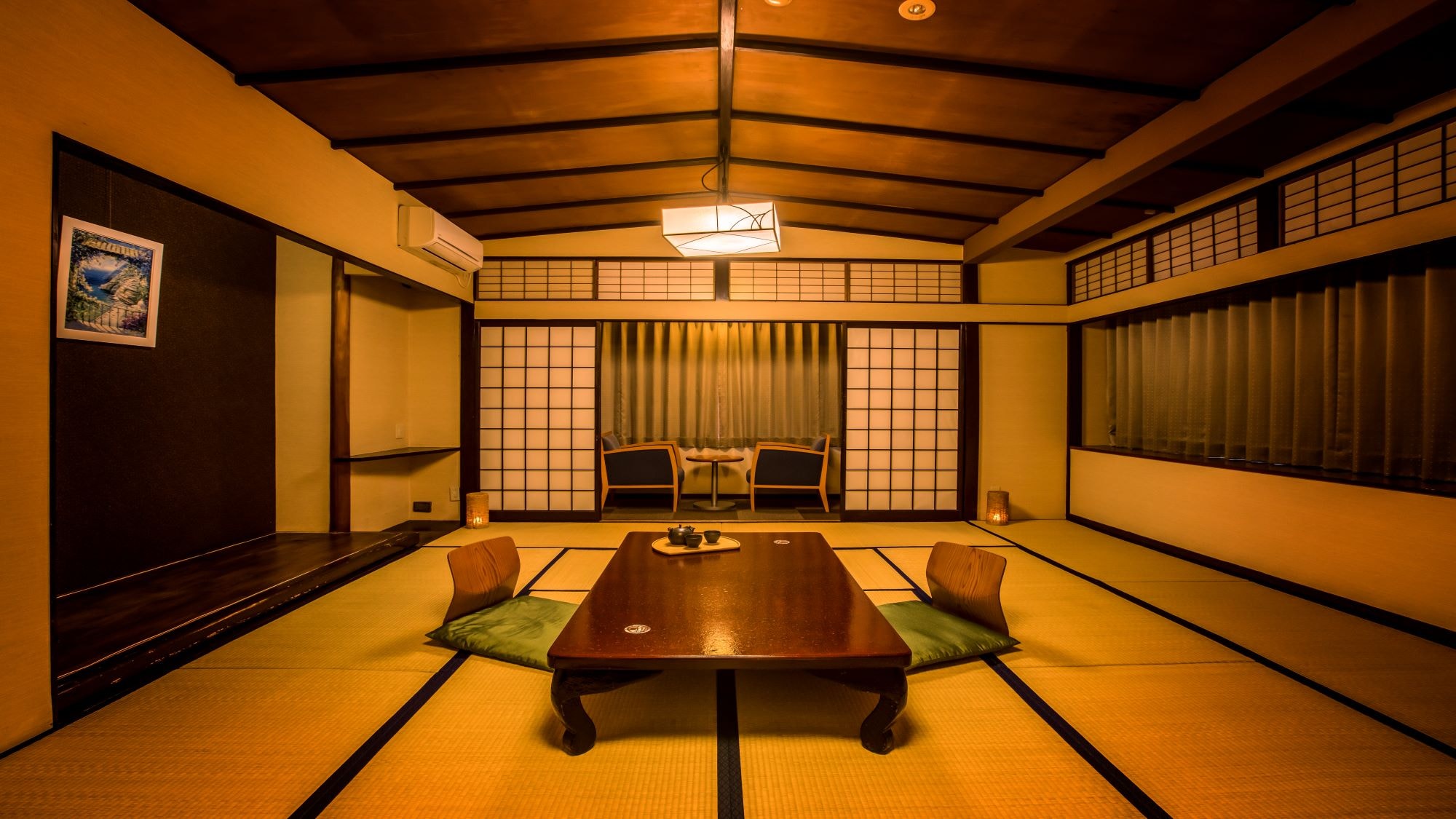 Superior Japanese-style room with a capacity of 7 people * An example of a guest room