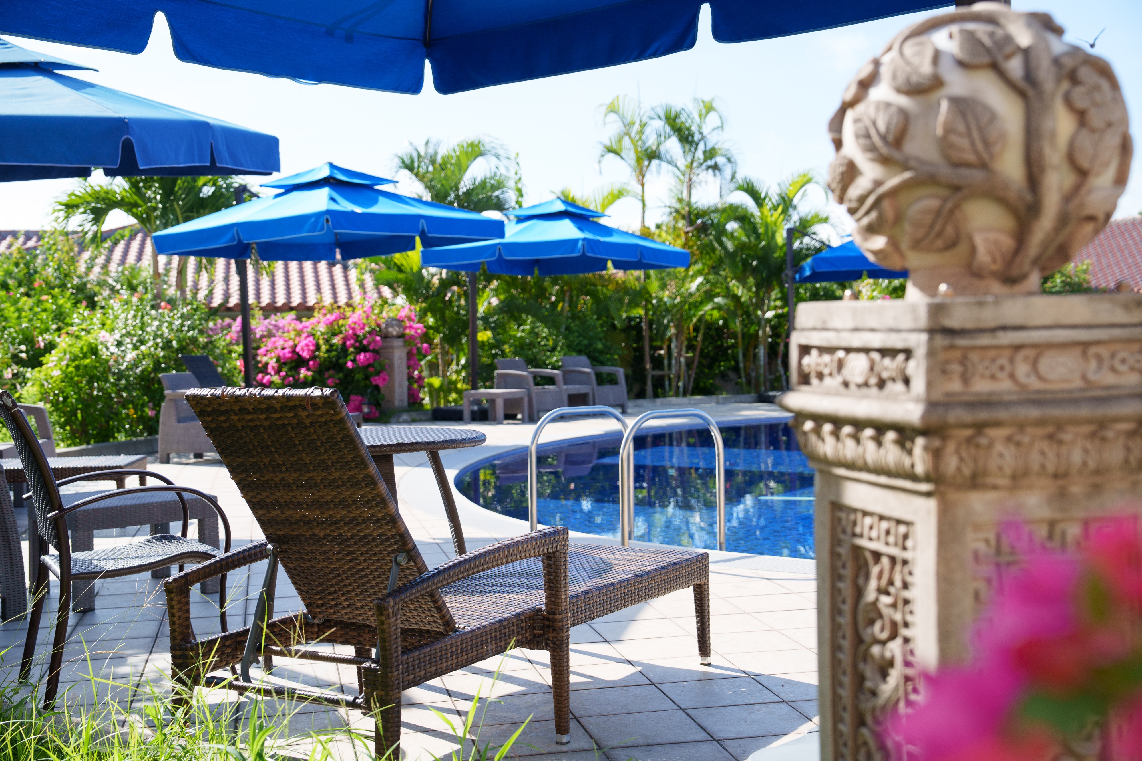 Outdoor pool/villa garden
