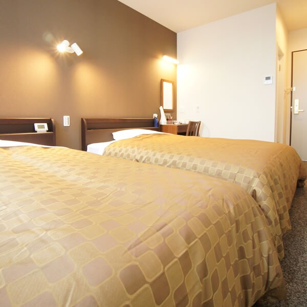 Twin Room C