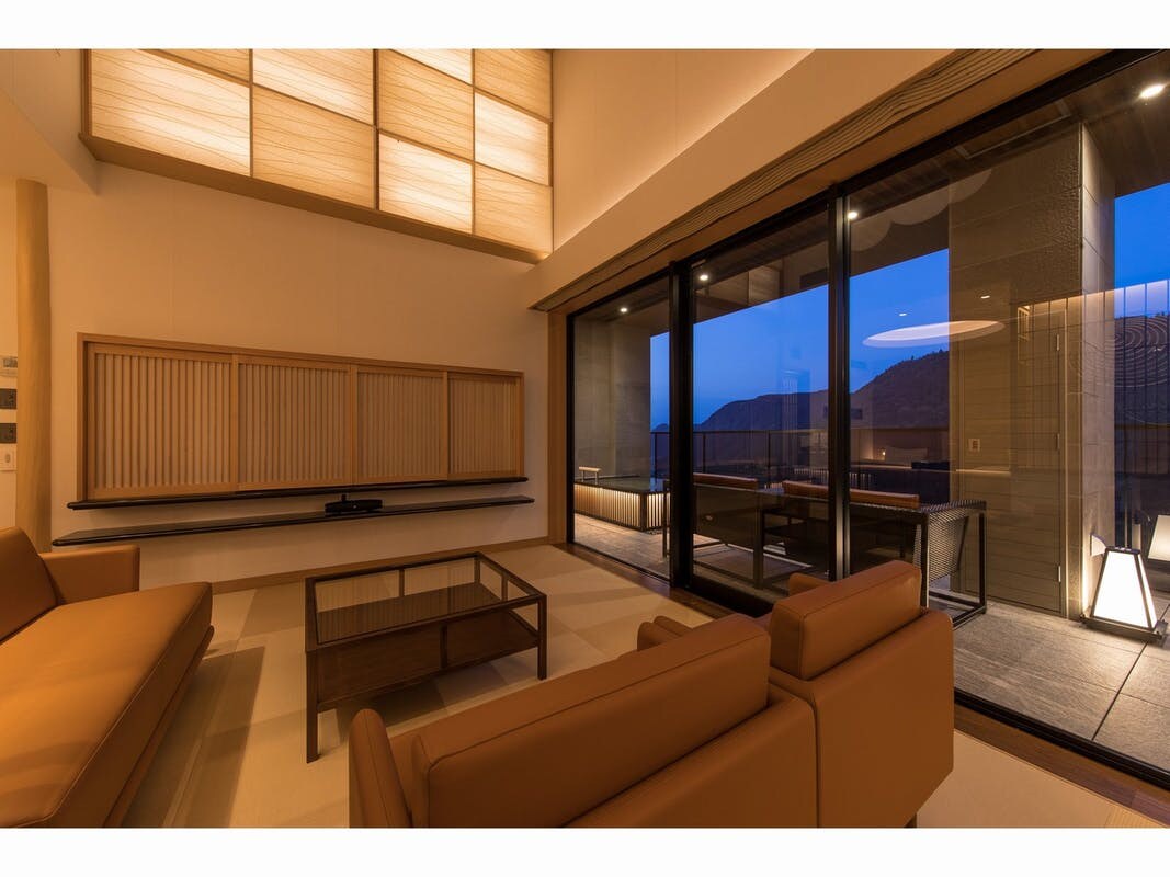 [Onsen open-air bath, villa, Japanese and Western rooms] (suite) [No smoking]