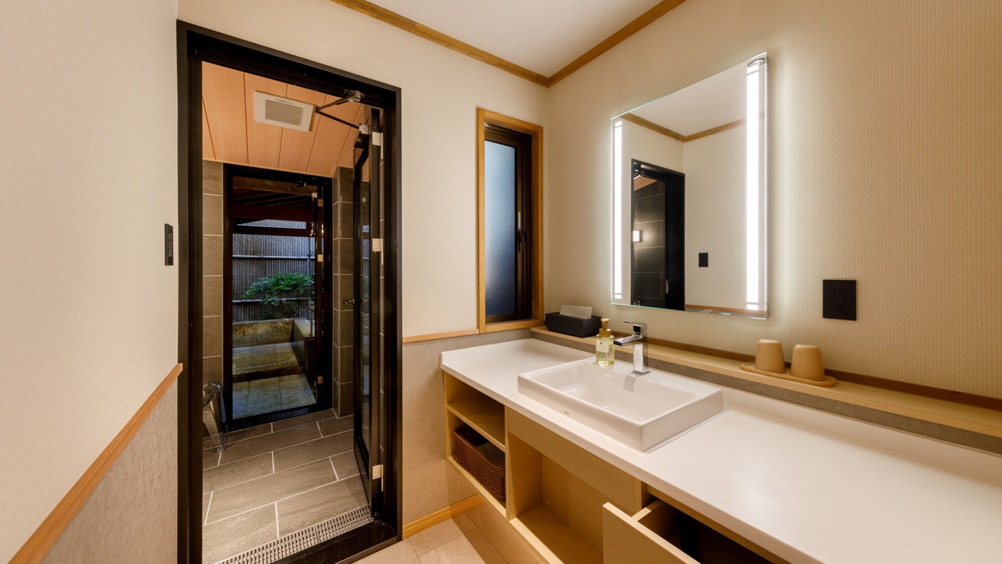 [With natural hot spring open-air bath] Twin Room 113