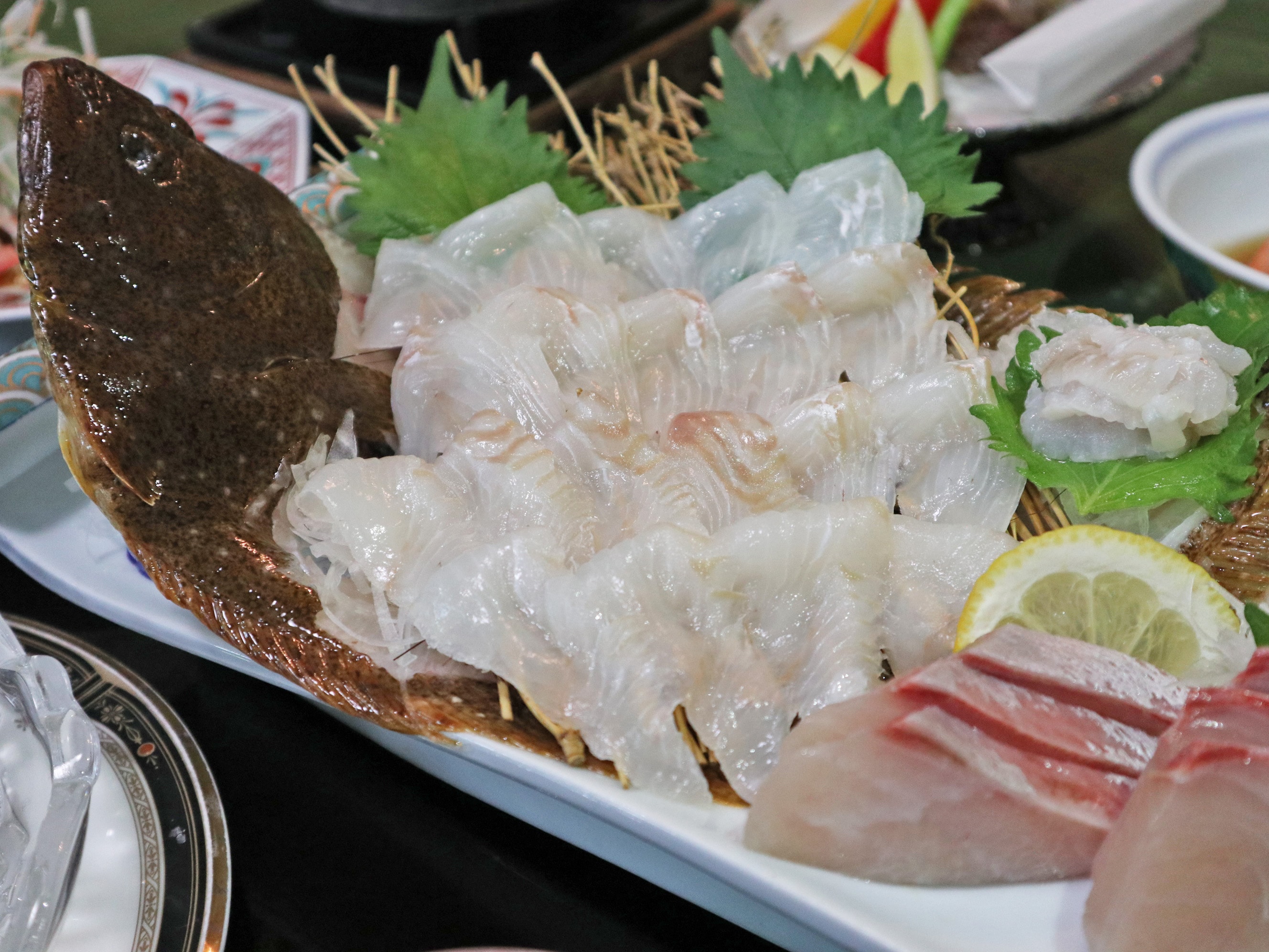 Image of a banquet with flounder sashimi (2 servings of sashimi)