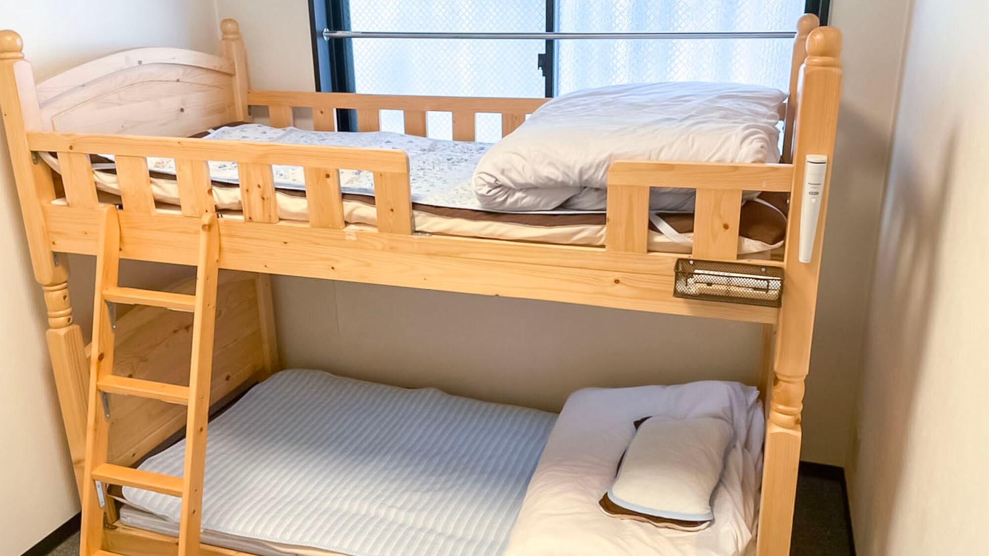 ・ Double room / 1 bunk bed installed