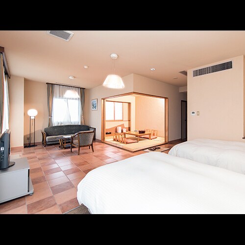 [Japanese and Western rooms] Spacious rooms where you can enjoy a family with an open ocean view