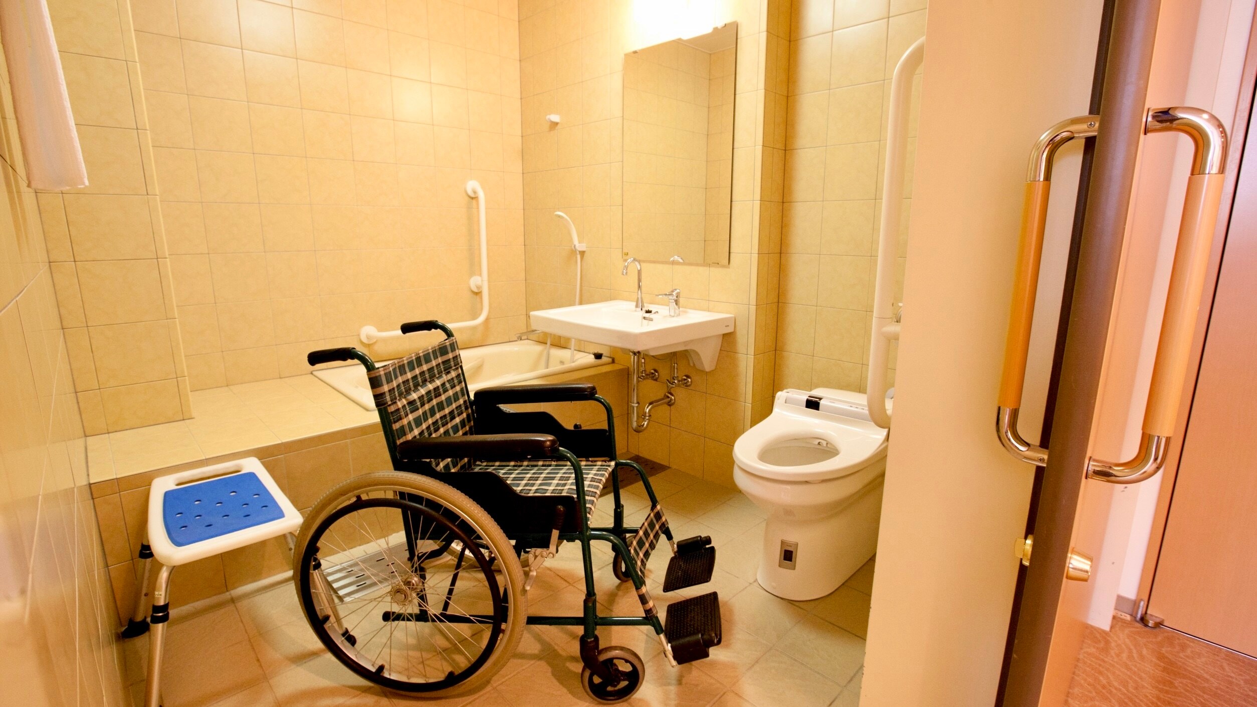 Barrier-free twin room