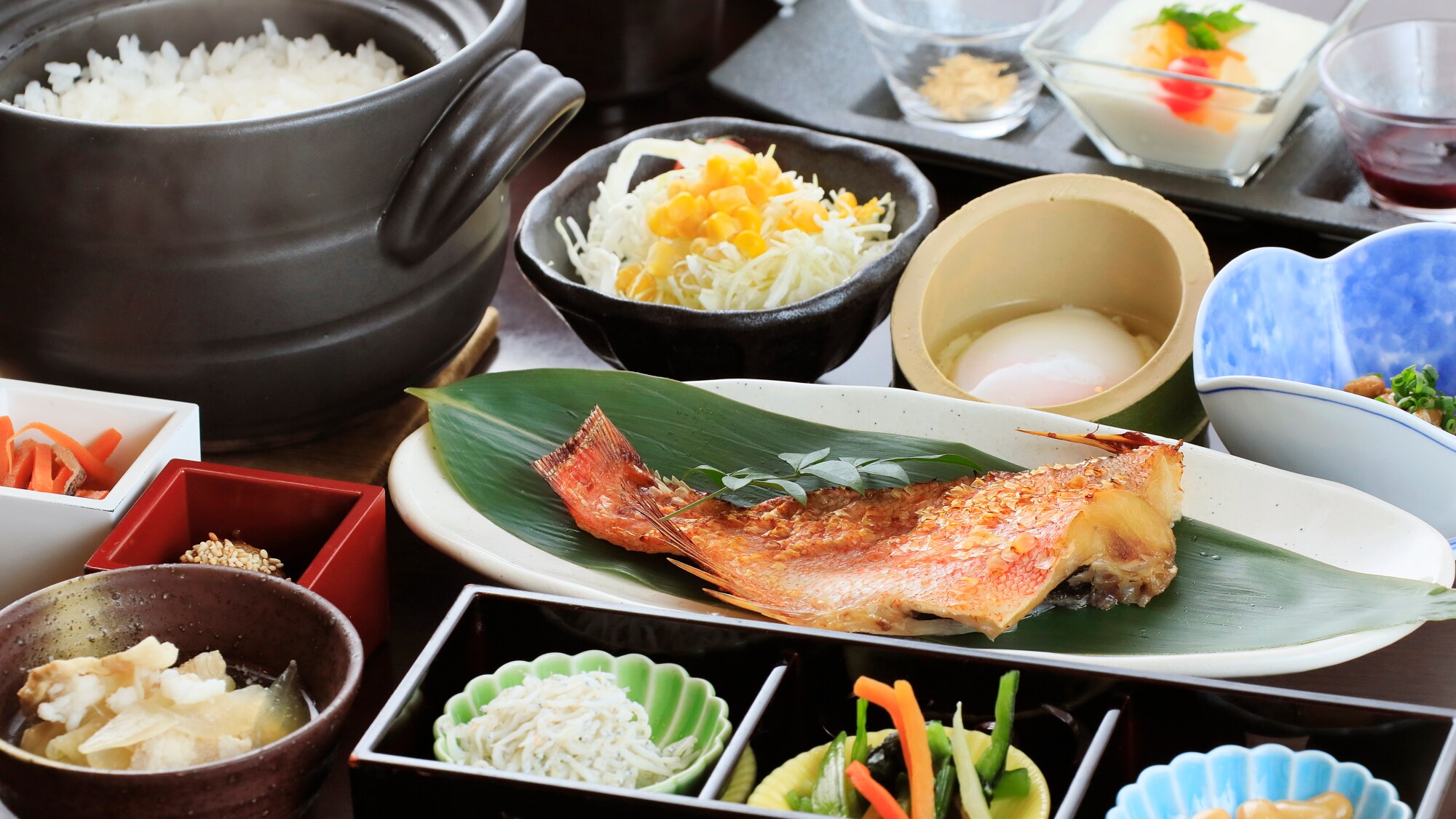 [Breakfast] A Japanese breakfast made with fresh ingredients. A healthy start to your day.