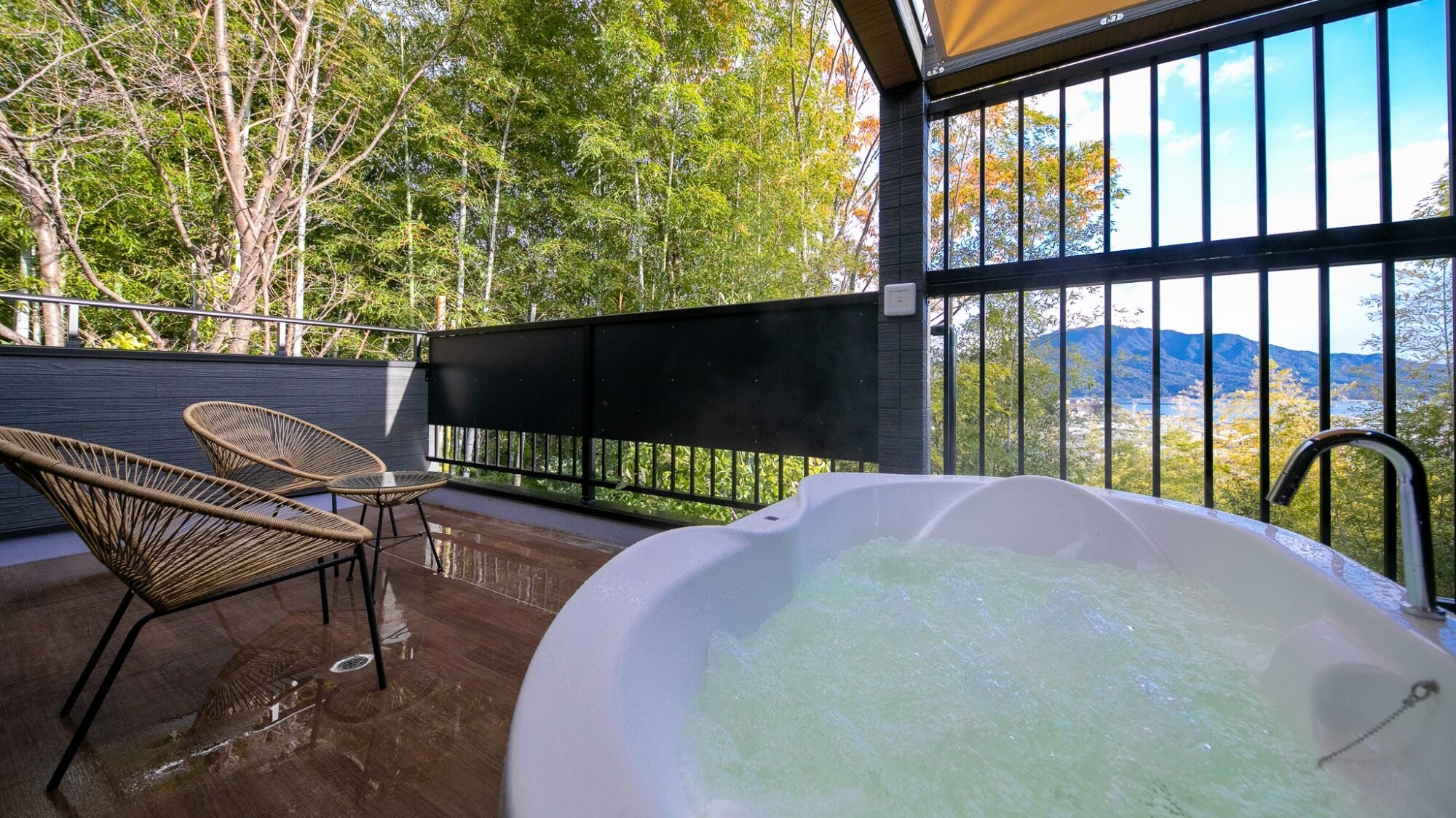 Bồn tắm Jacuzzi ngoài trời có ban công (Kasumi)