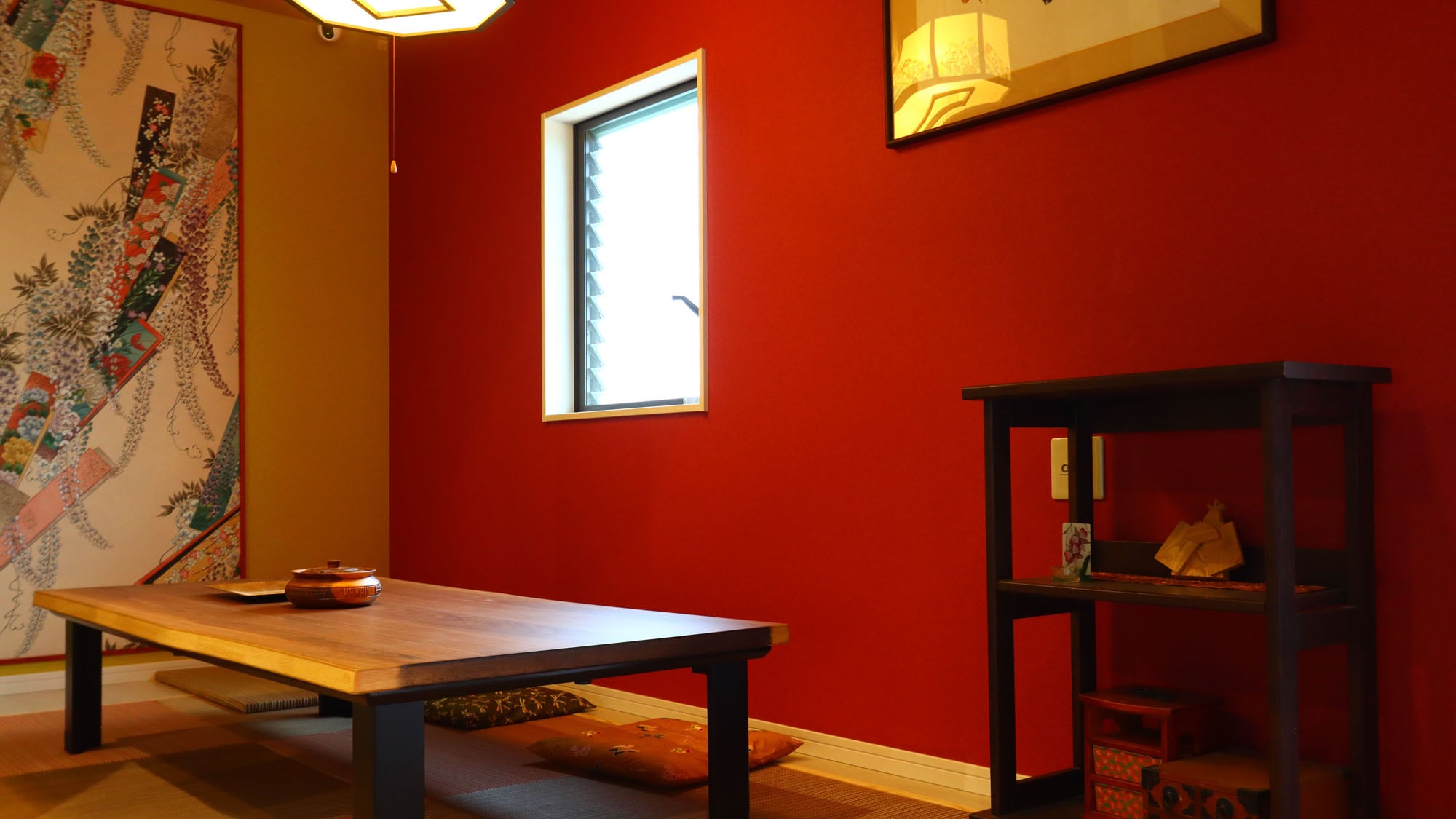 [Main building] We also have restaurants perfect for families.