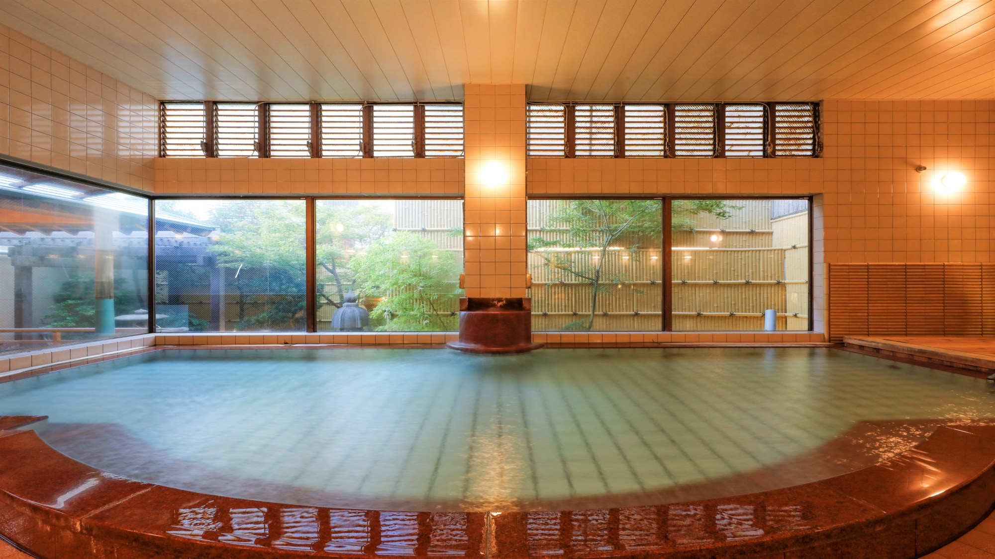 [Onsen large communal bath (indoor bath)]