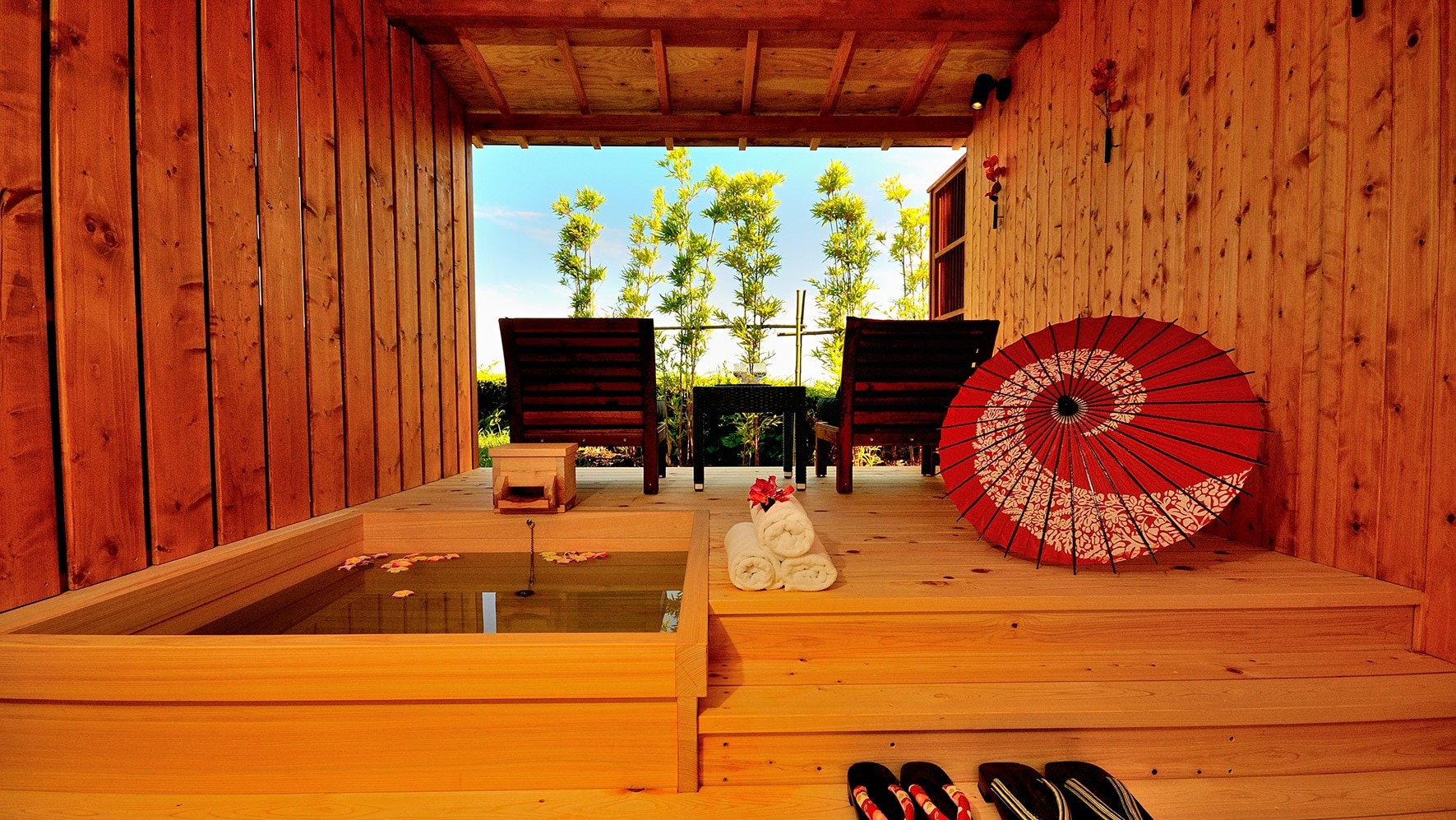 [With open-air bath] Japanese-style room 10 tatami mats