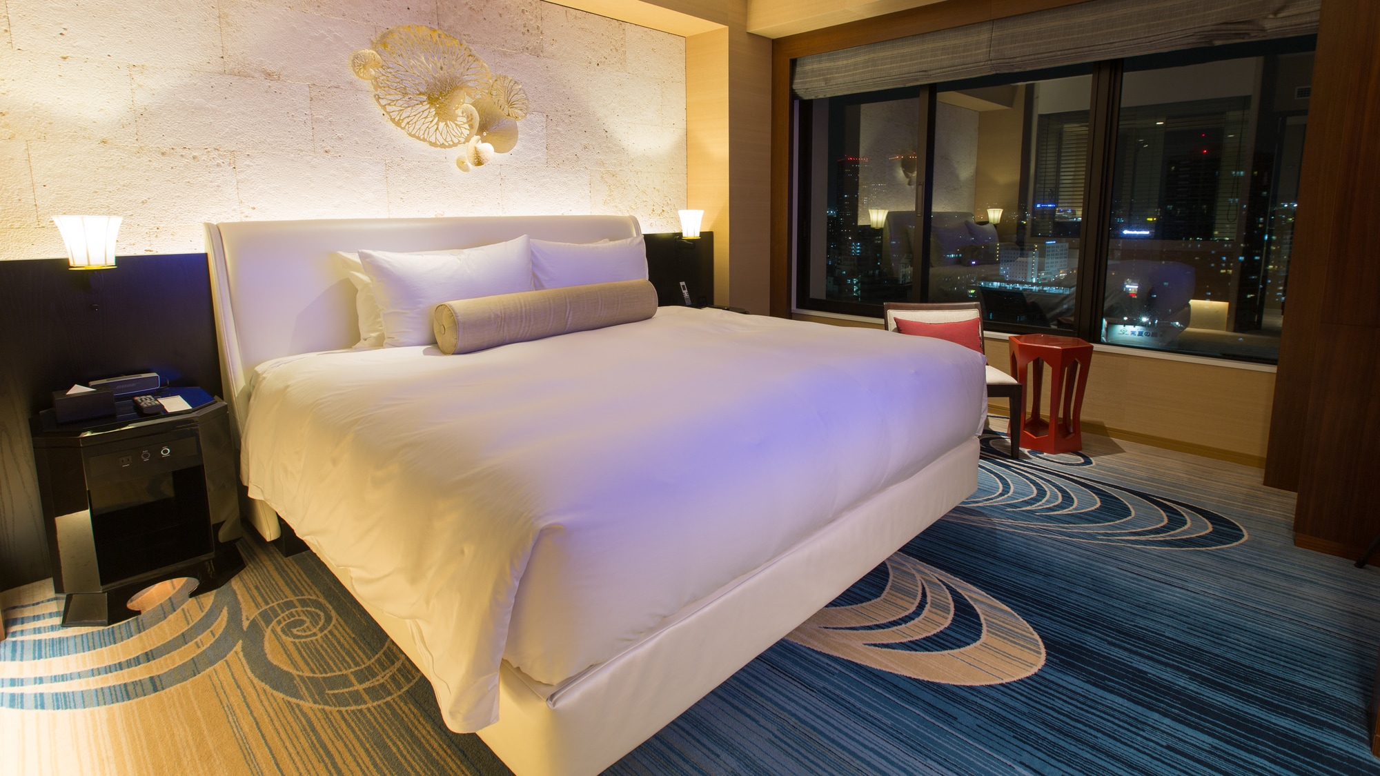 [Regency Suite King 56㎡] Guest room with the concept of "feeling the wind and water of Okinawa"