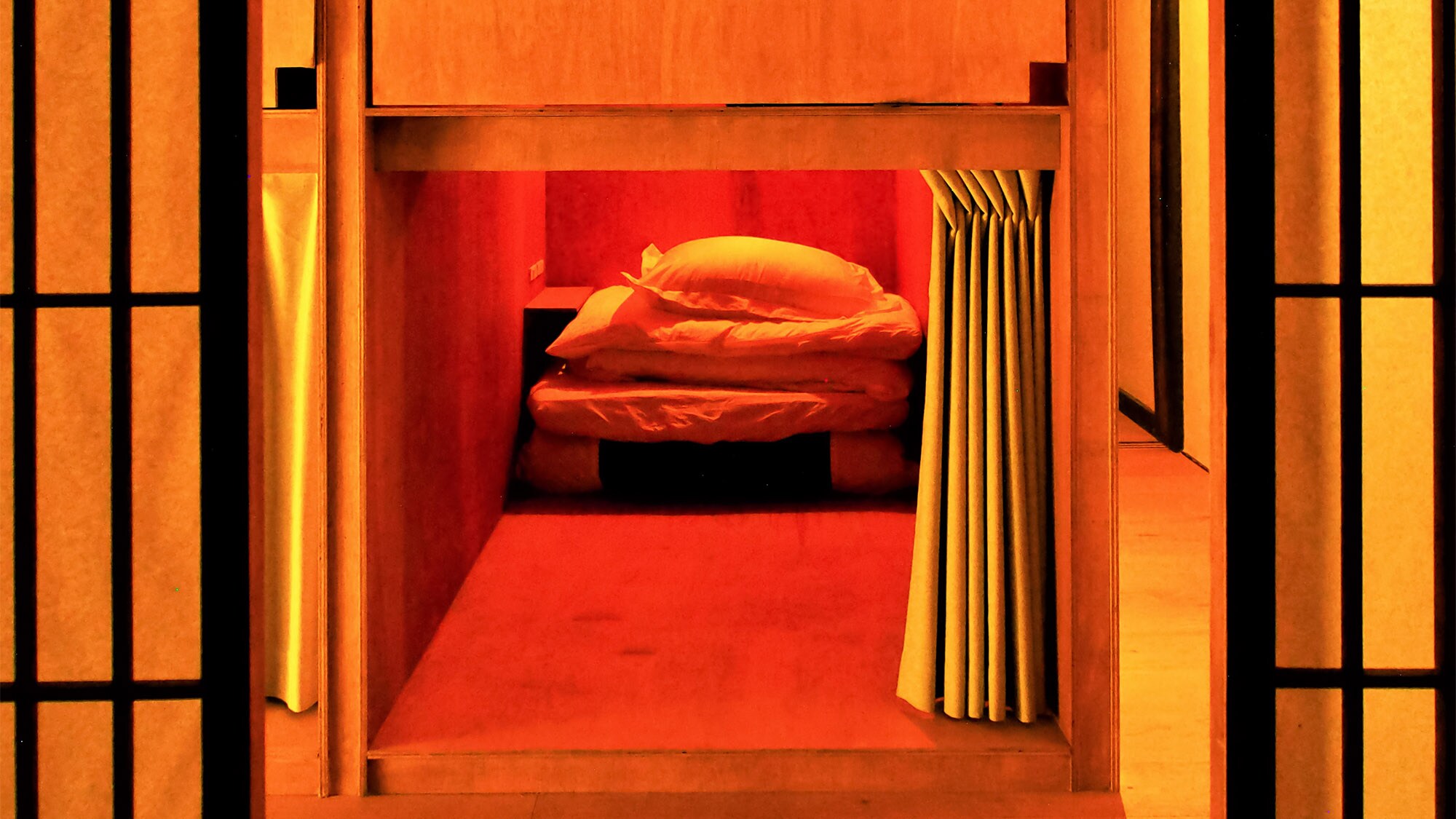 ・SoNaE Between the Boxes
