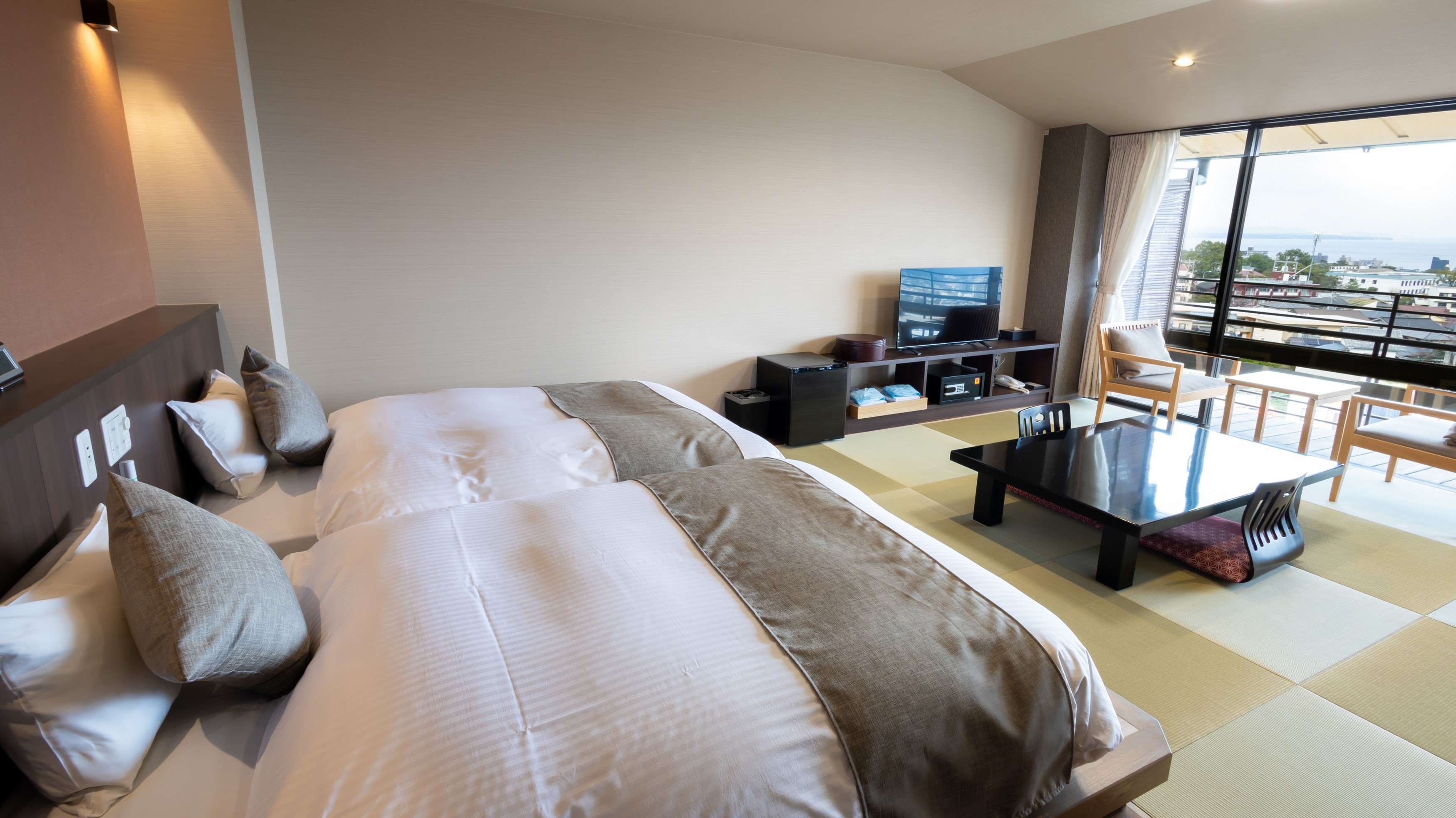 Japanese-Western style room (sea side/3rd floor)